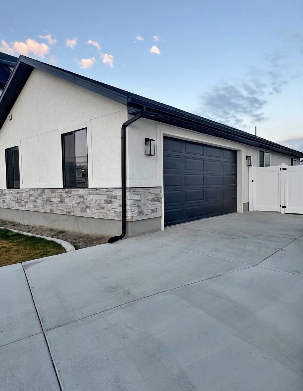 Saratoga Springs Apartment: 2027 S Dunn Dr