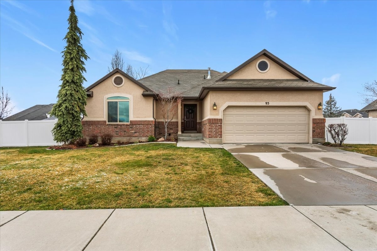 Clearfield House: 93 N 2775 W