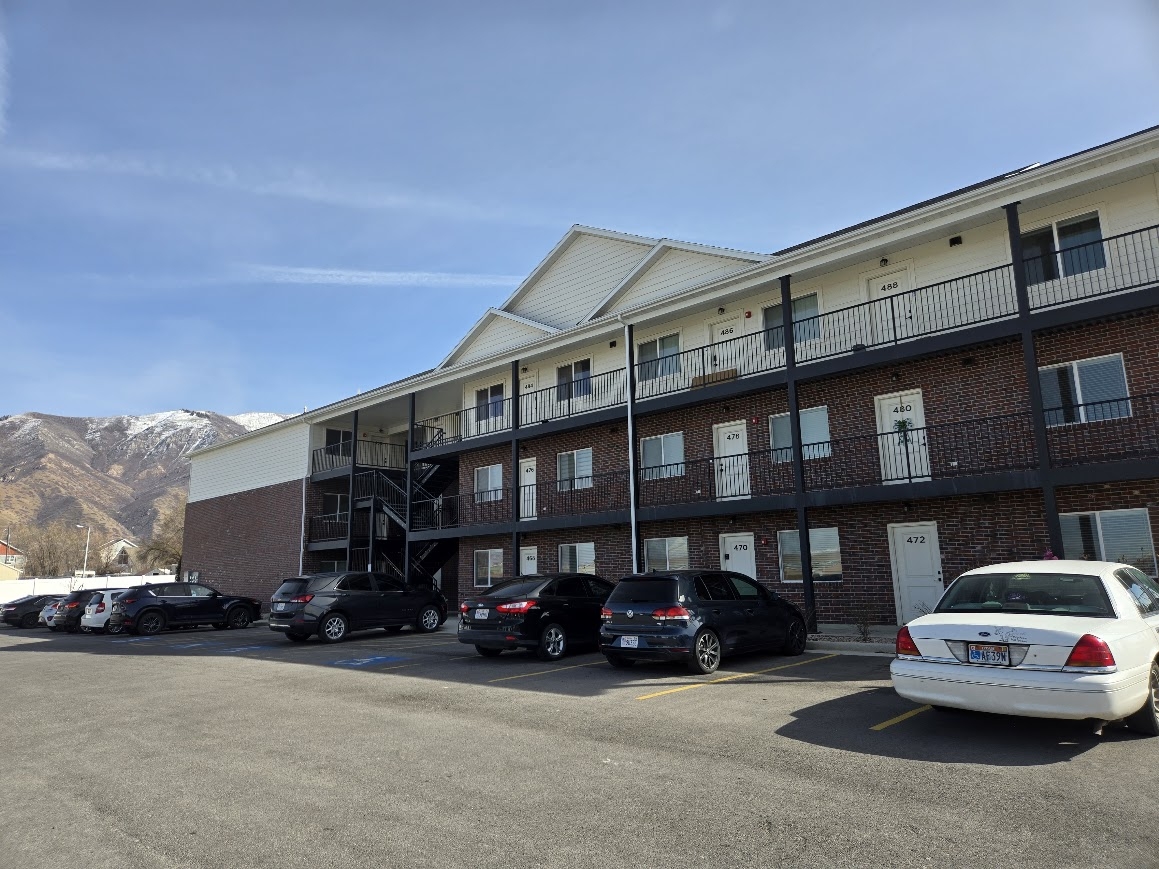 Santaquin Condo: 484 W Main St