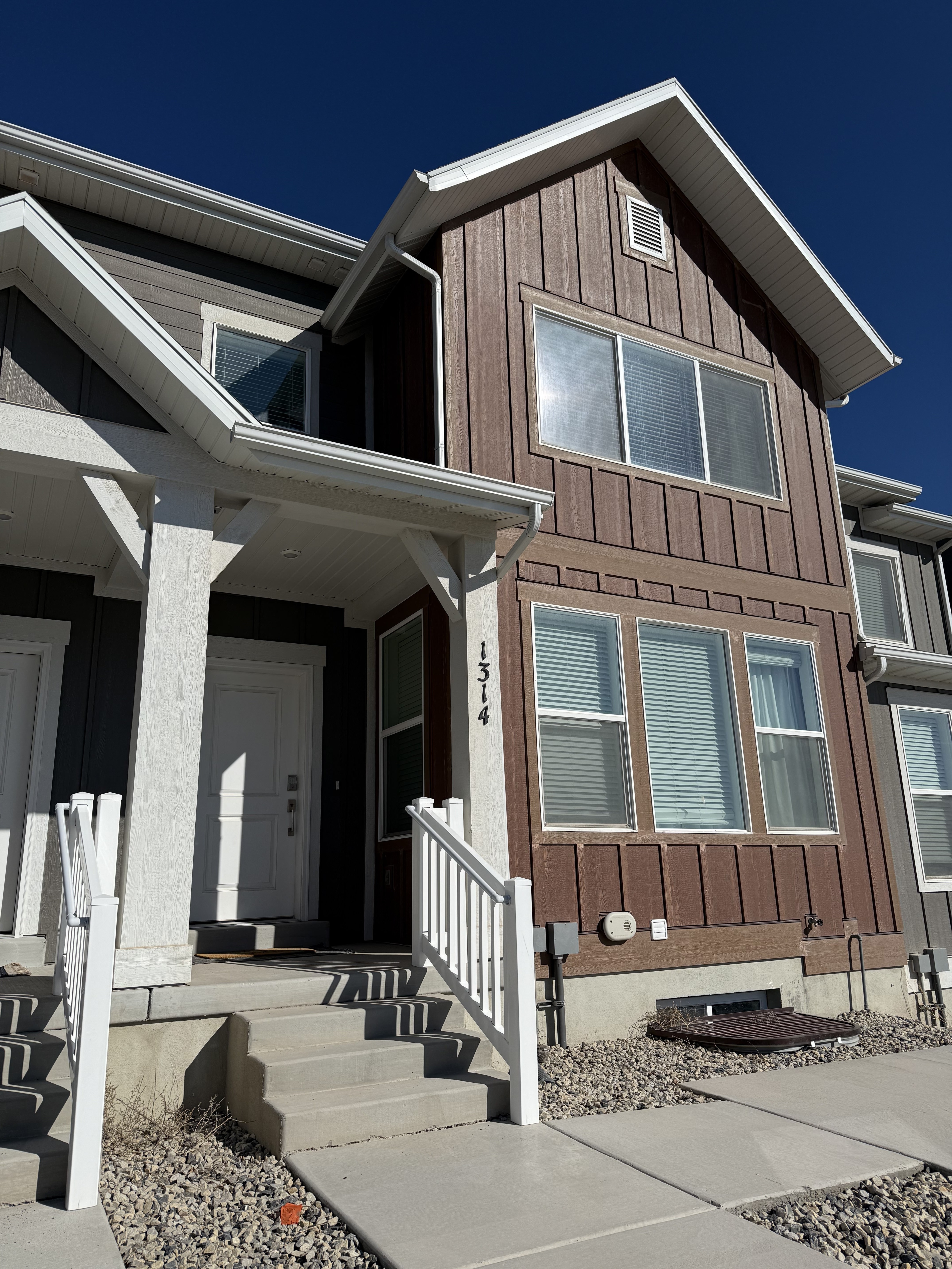 Saratoga Springs Townhome: 1314 W Sharry Baby Dr