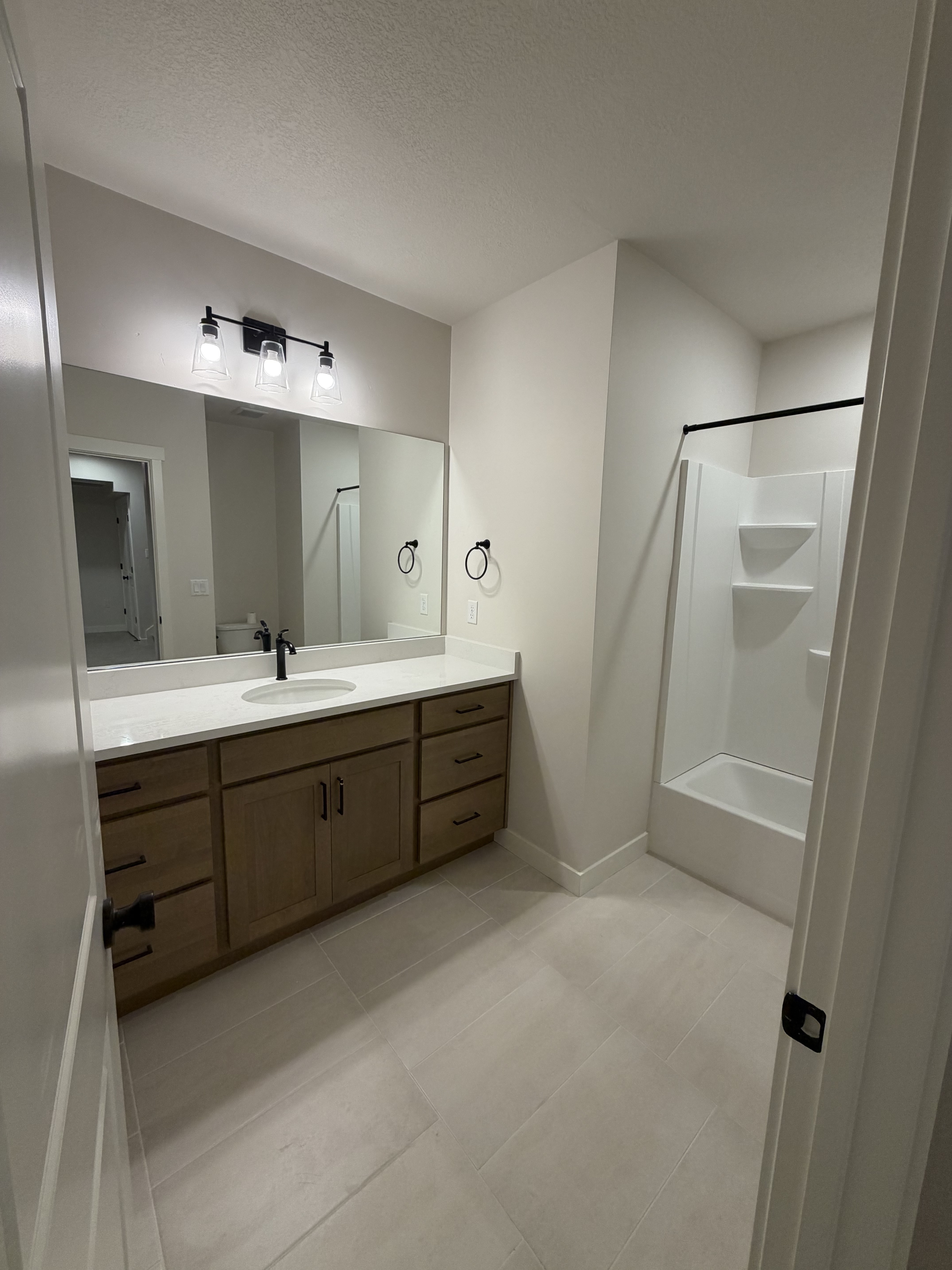 South Jordan In-Law/Basement: 7038 W Lake Ave