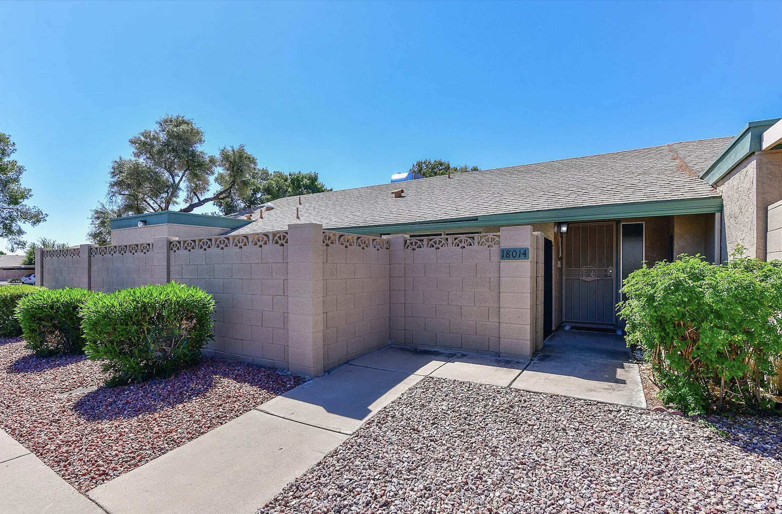 Glendale Townhome: 18014 N 45th Ave