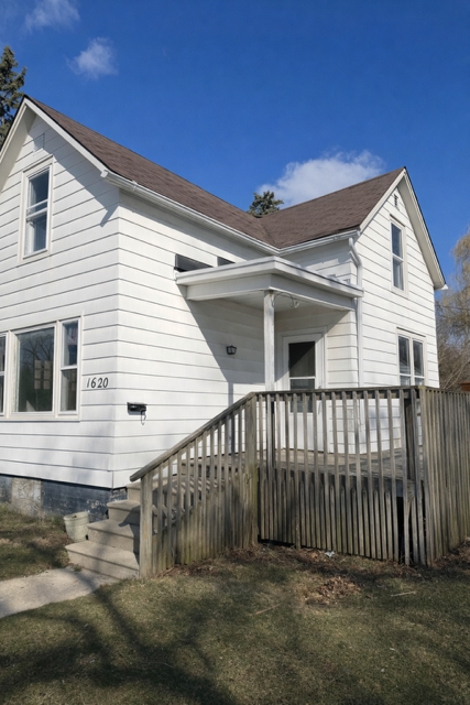 Racine House: 1620 Liberty St