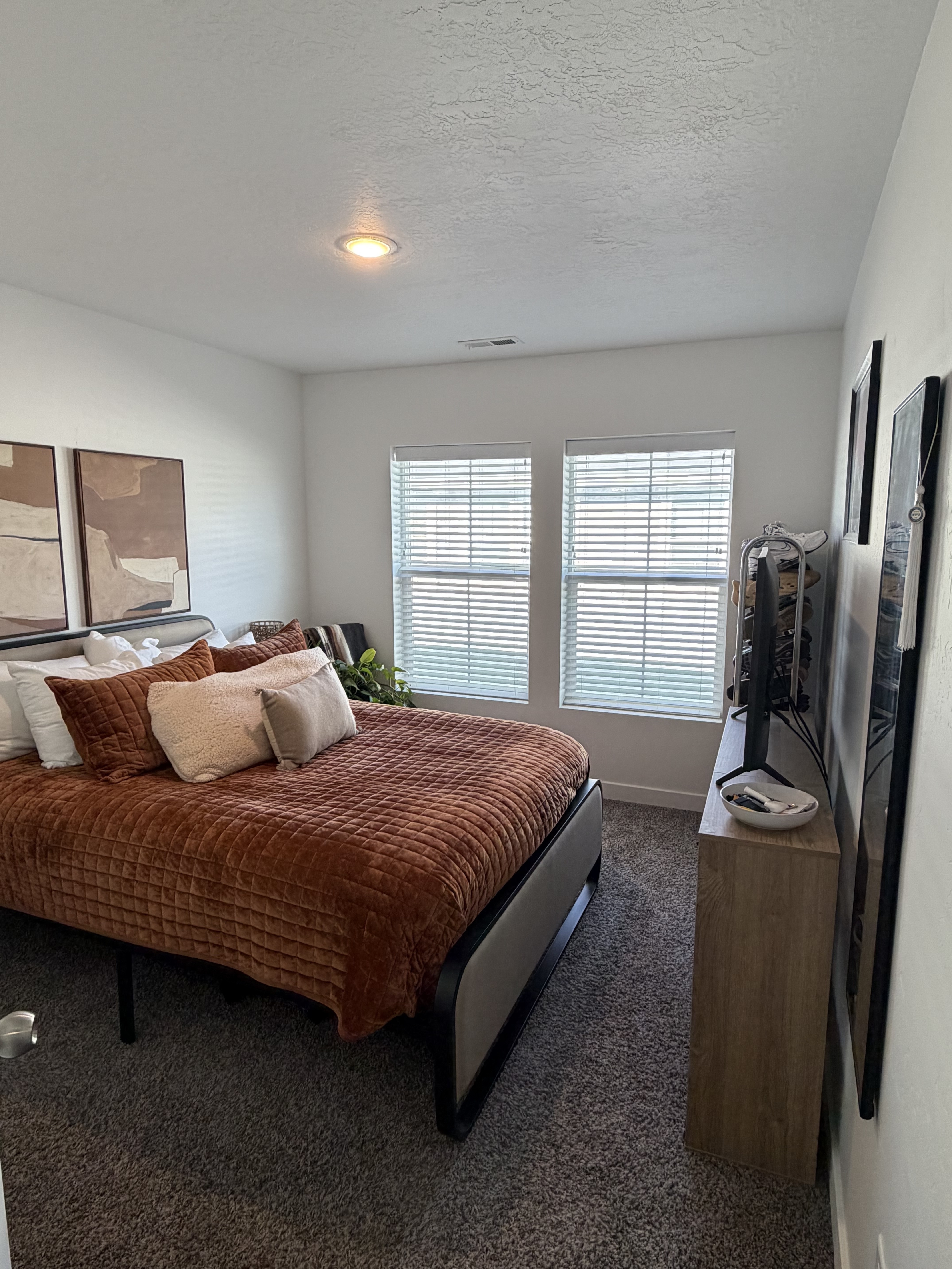 Vineyard Single Room: 356 N 750 E