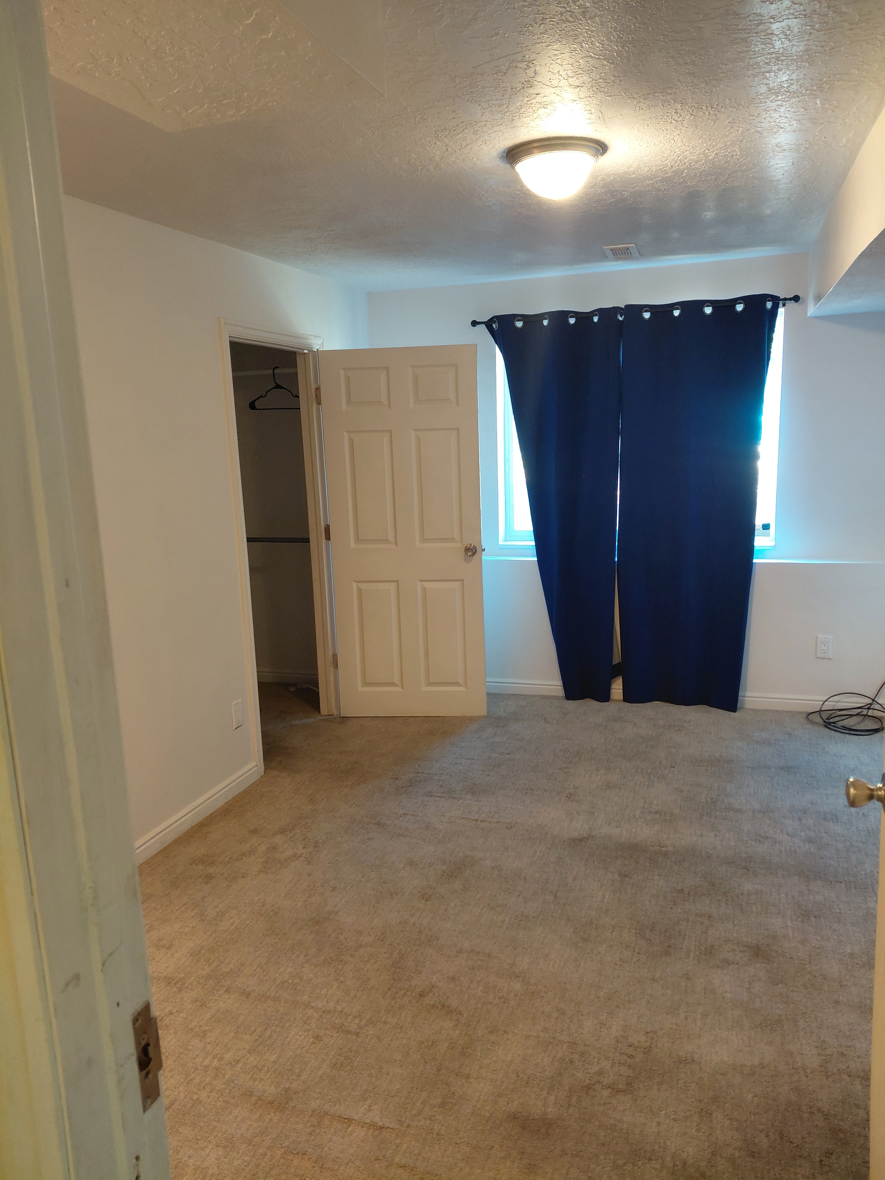West Jordan Single Room: 1528 W 8600 S