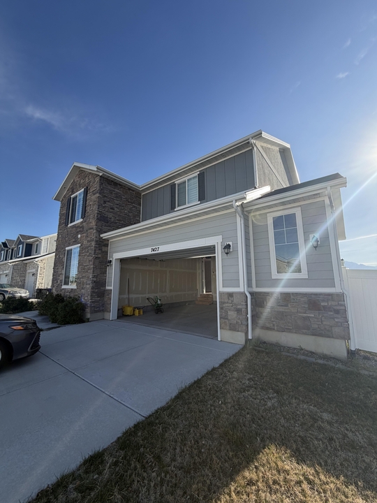 West Jordan House: 7427 S Wood Farms Dr