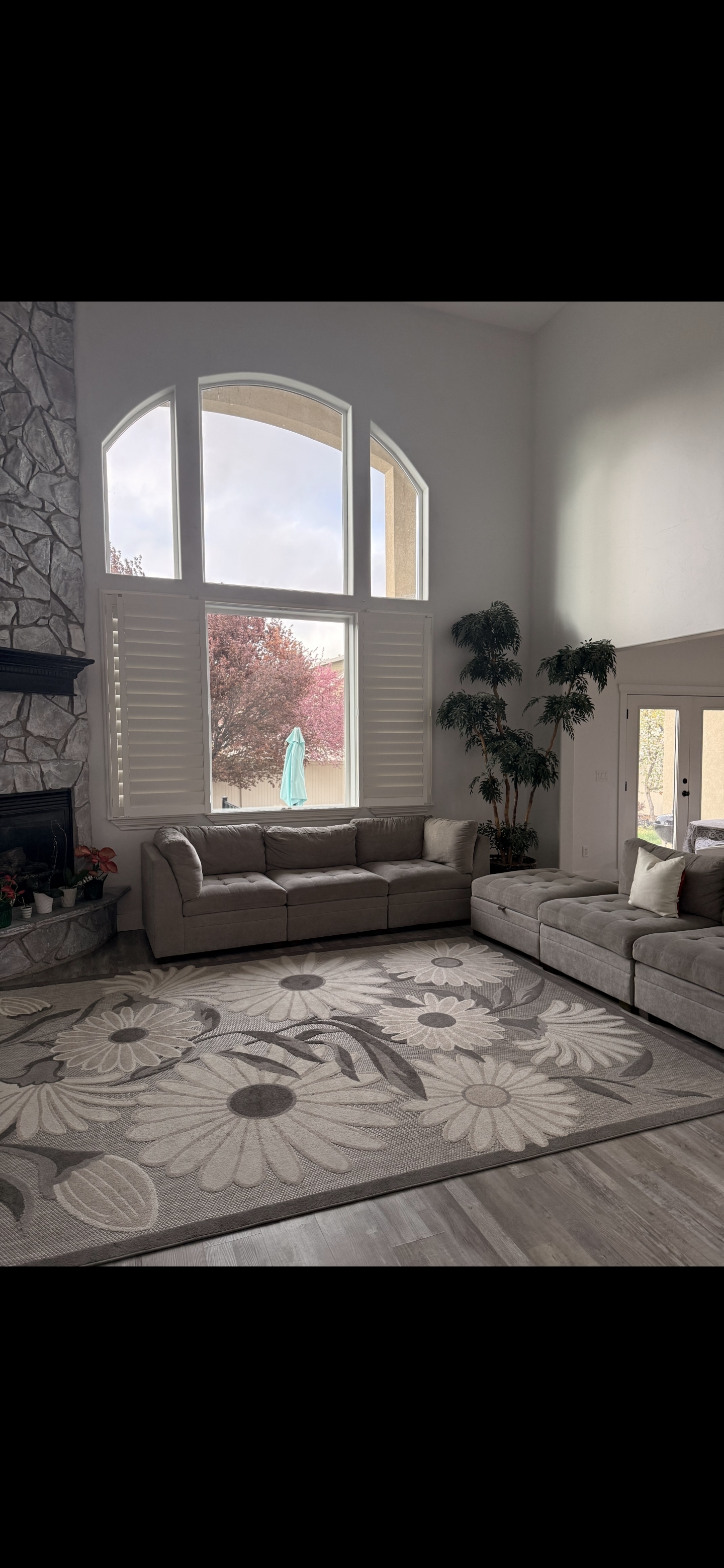 Riverton House: 1574 W Meadow Green Dr