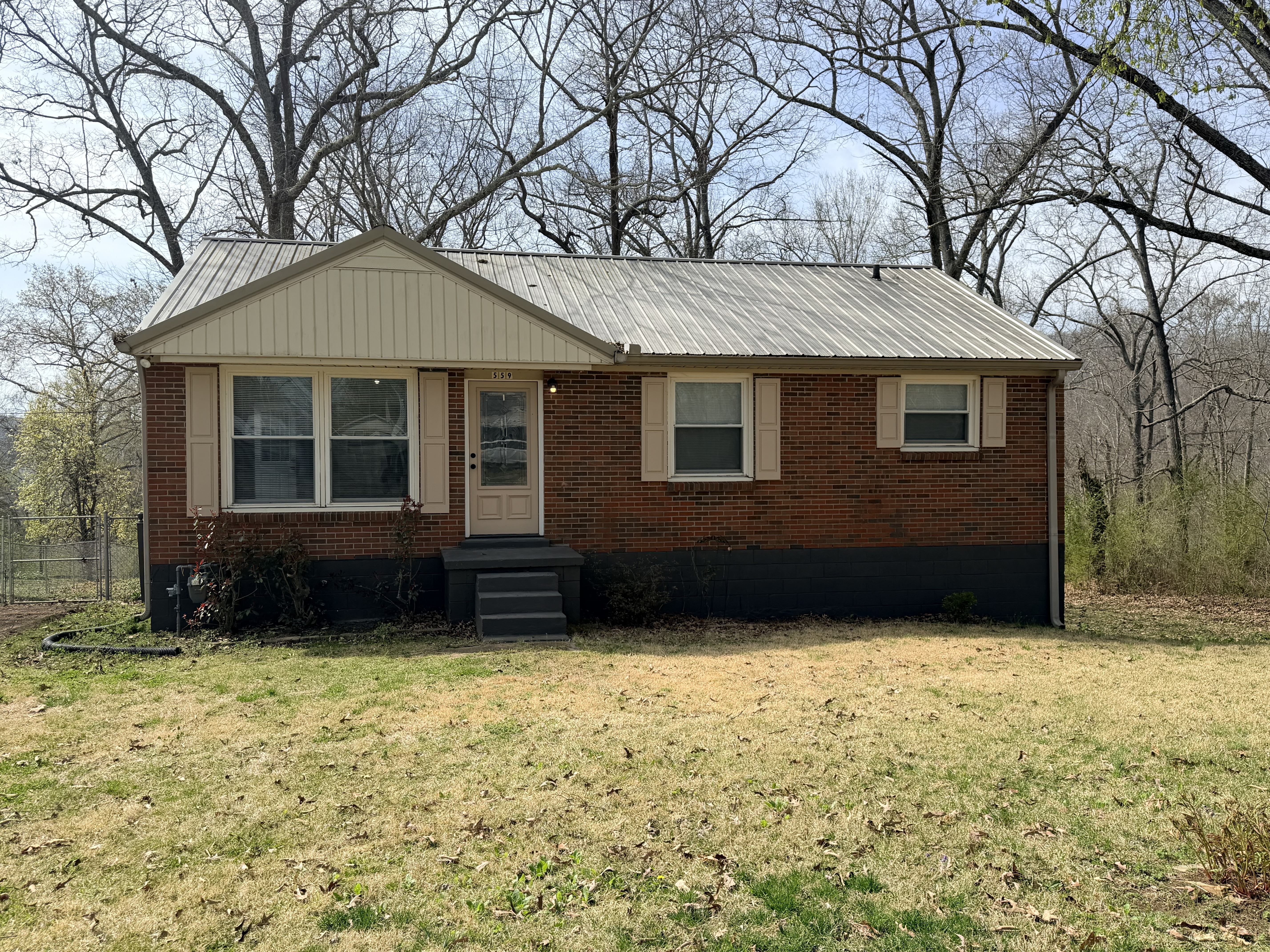 Pegram House: 559 Carol Dr