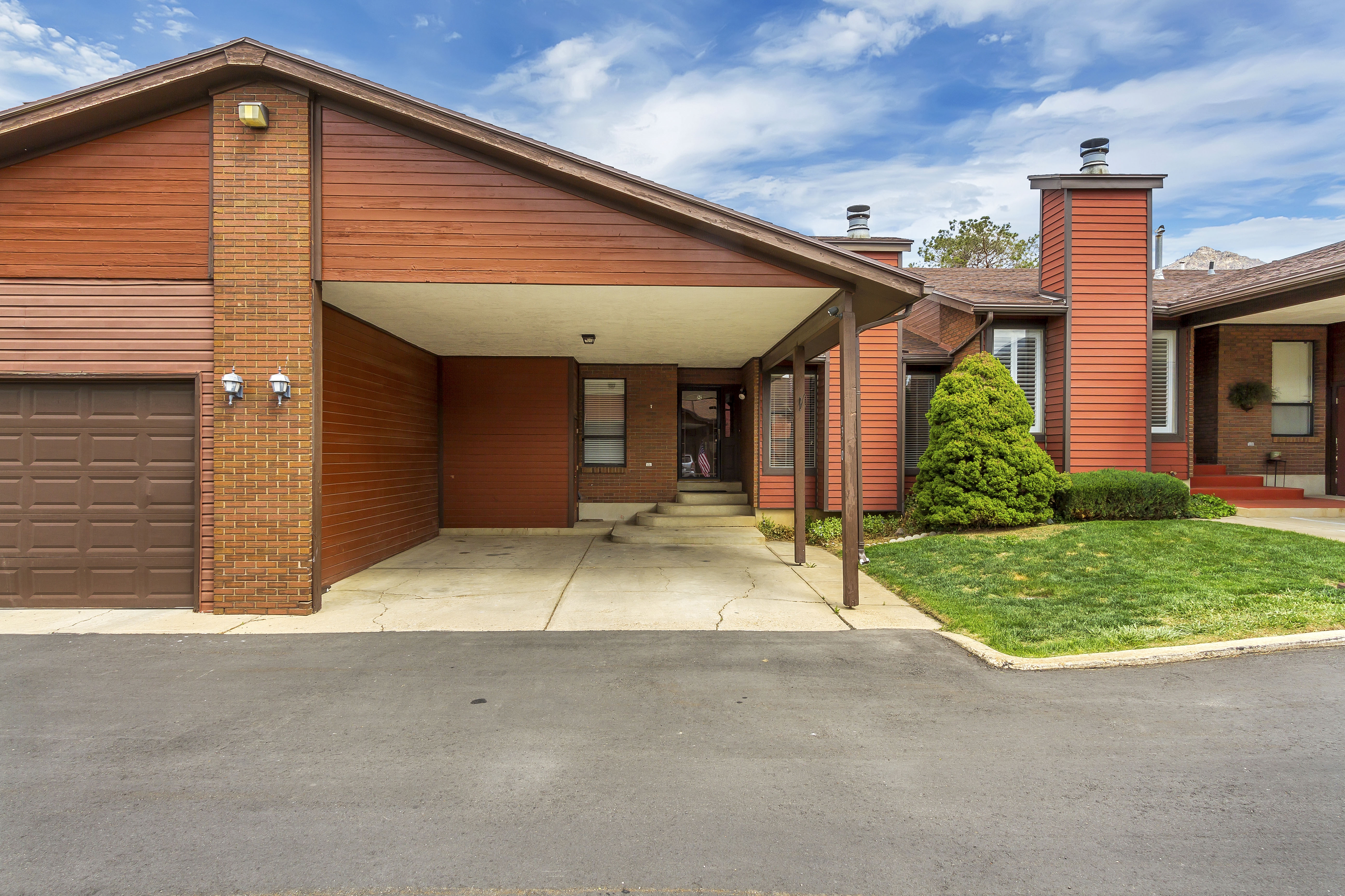 Ogden Townhome: 1310 E 1990 S