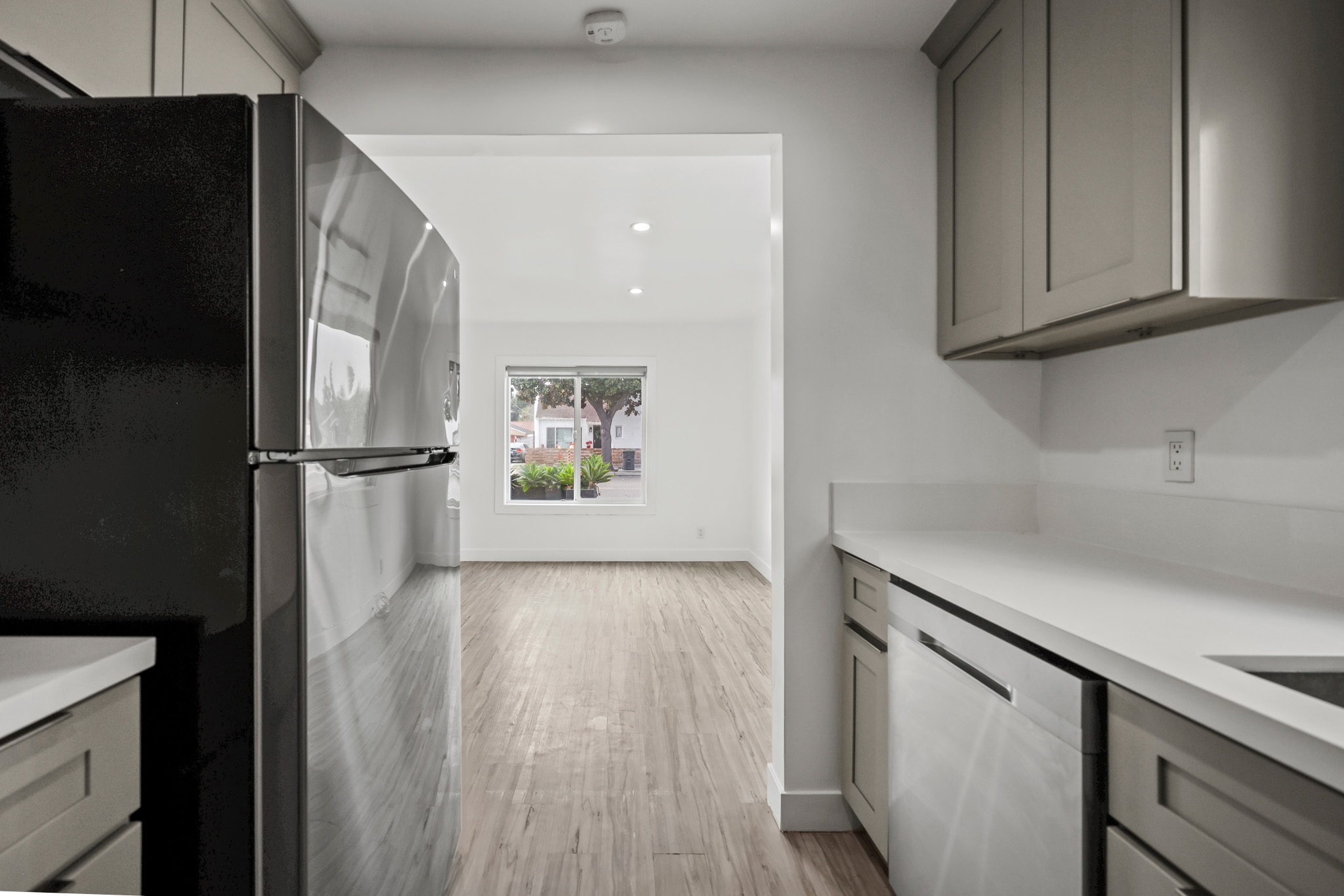 Santa Ana Apartment: 1101 N Flower St