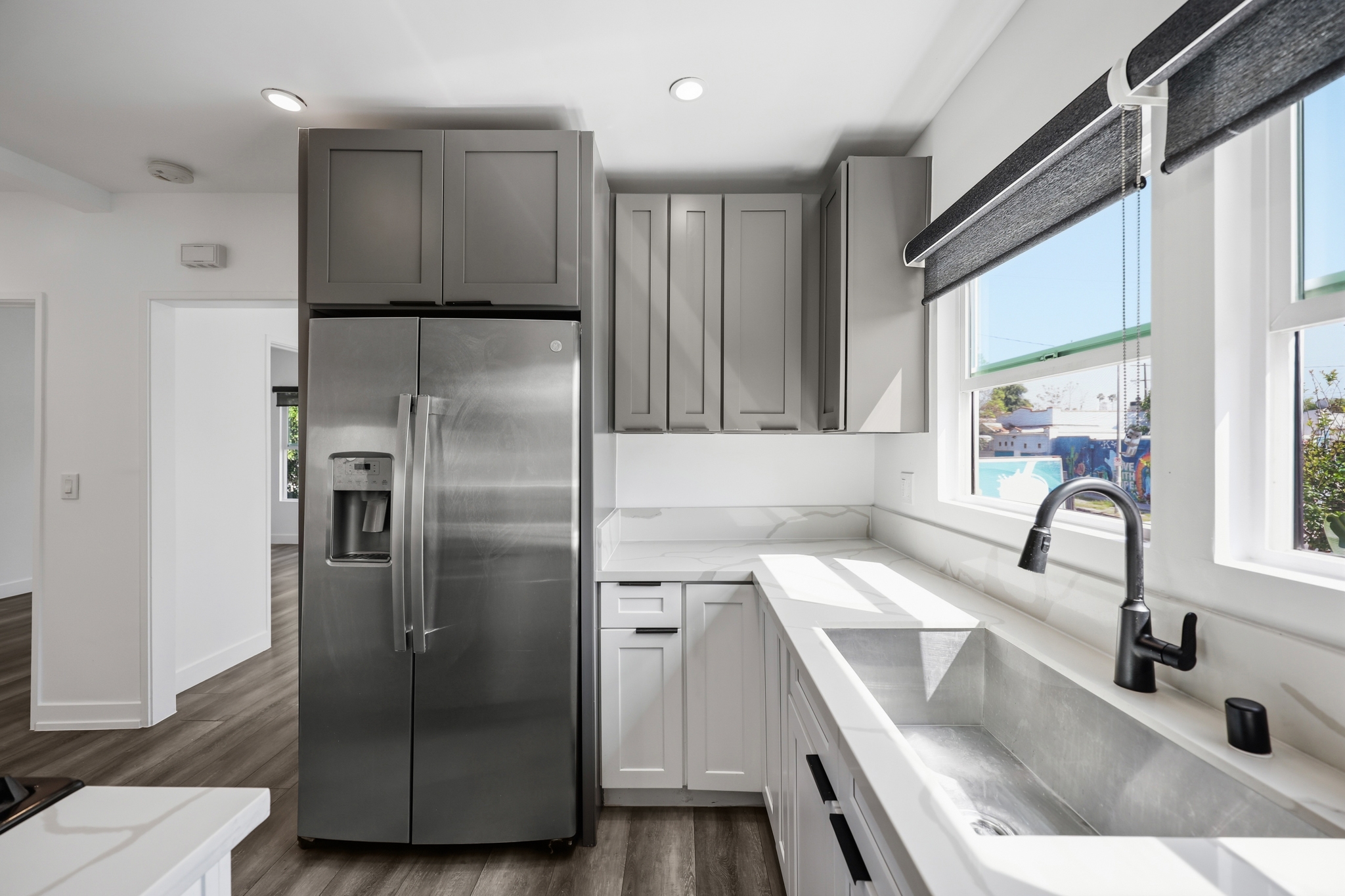 Los Angeles Apartment: 1023 Tremont St