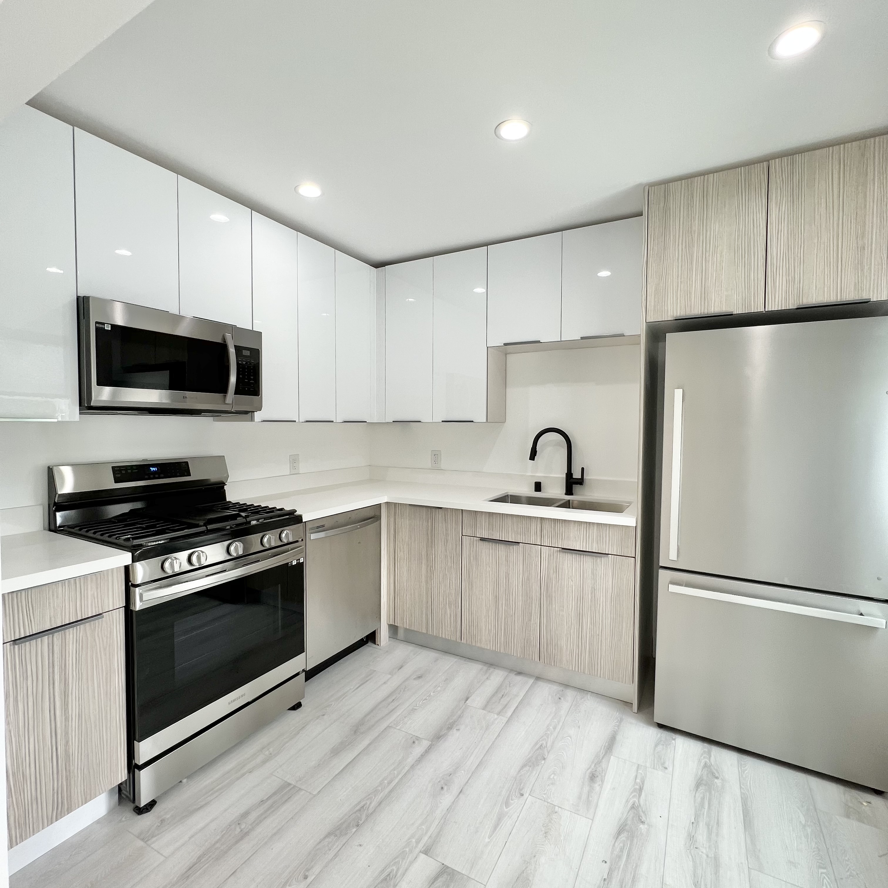 Los Angeles Apartment: 2034 S Garth Ave