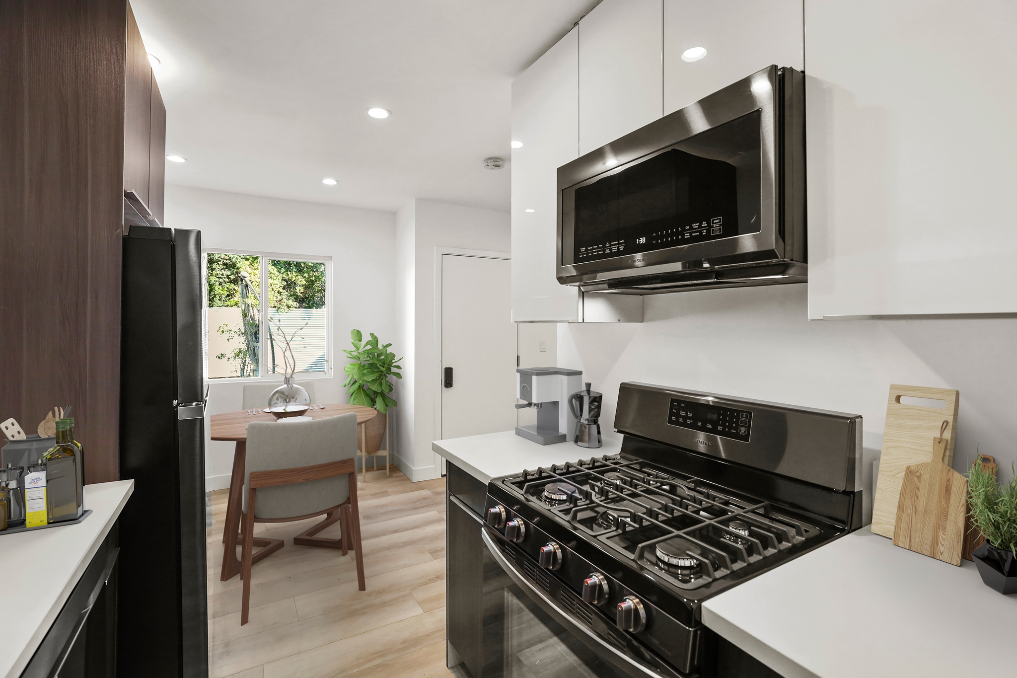 Los Angeles Apartment: 2561 W Avenue 30
