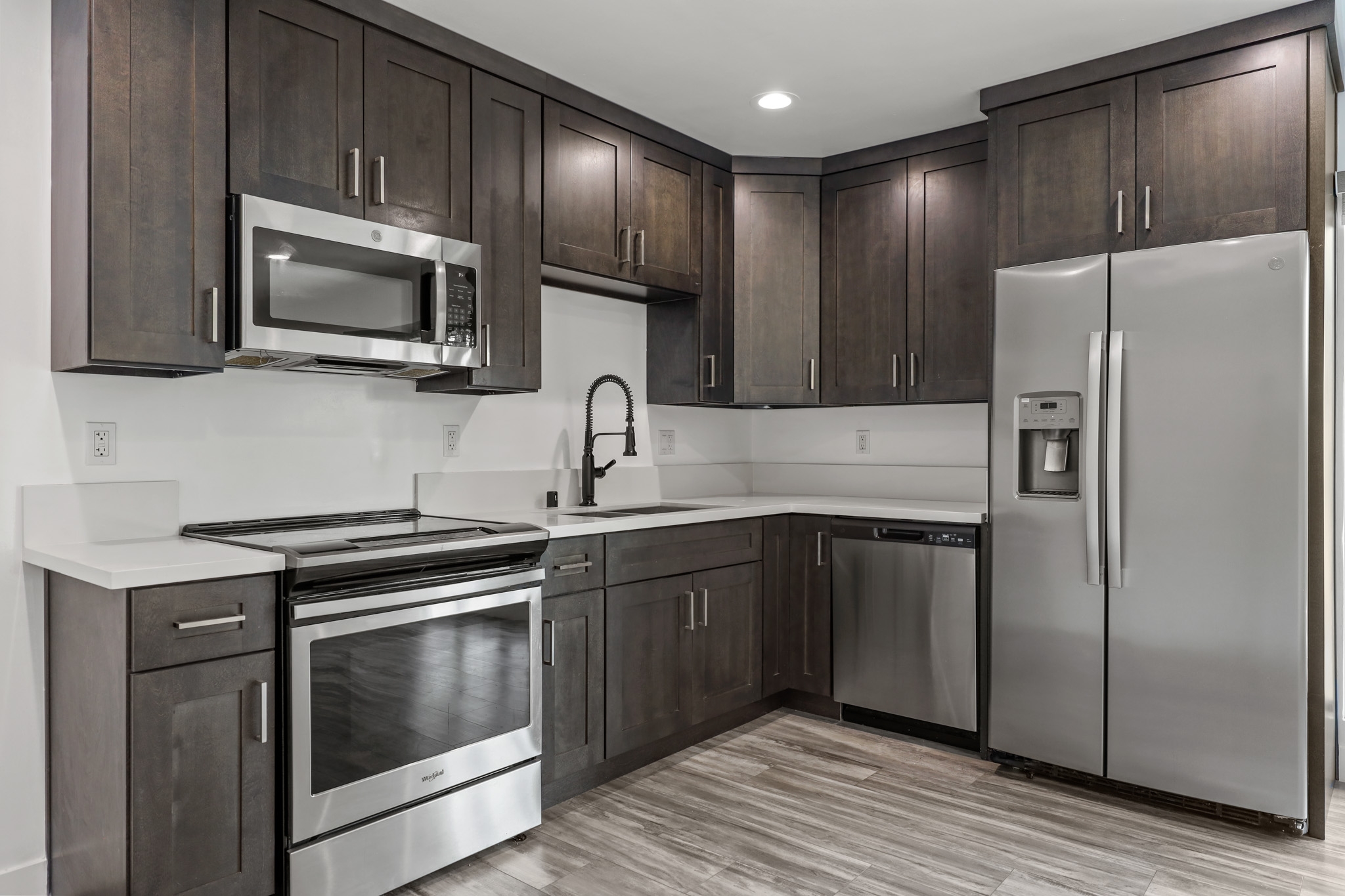 Los Angeles Apartment: 451 Coronado Ter