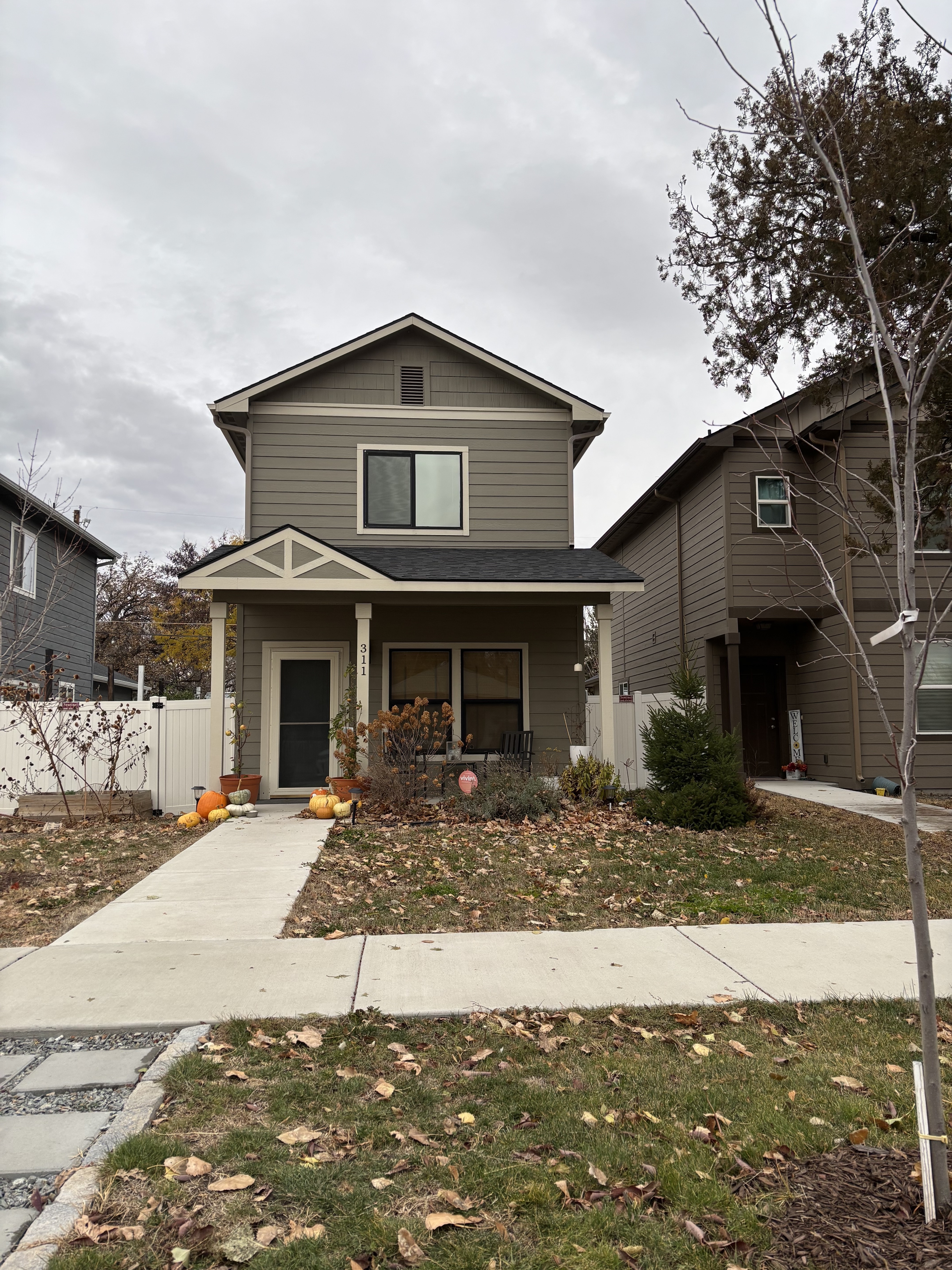 Caldwell House: 311 E Denver St