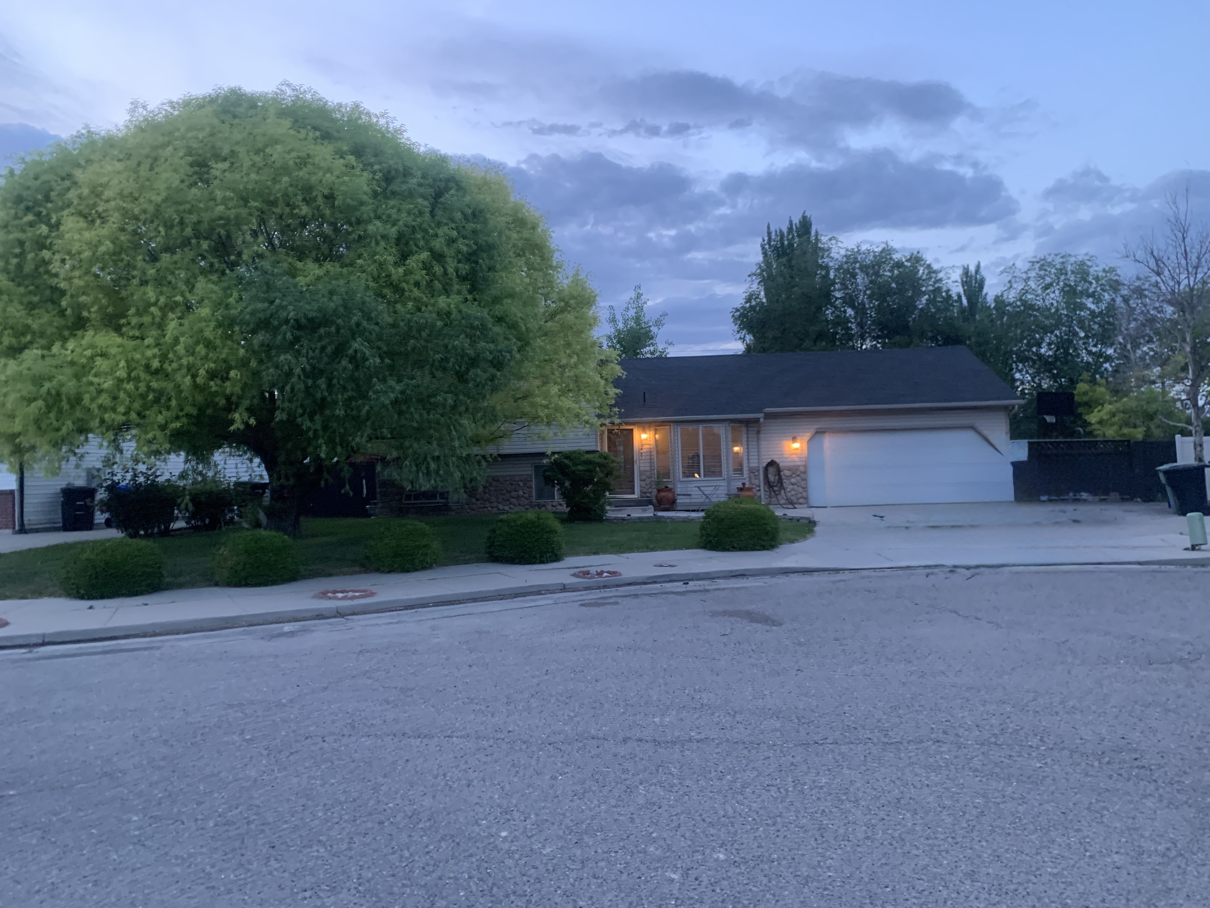 West Jordan House: 5074 W 6225 S