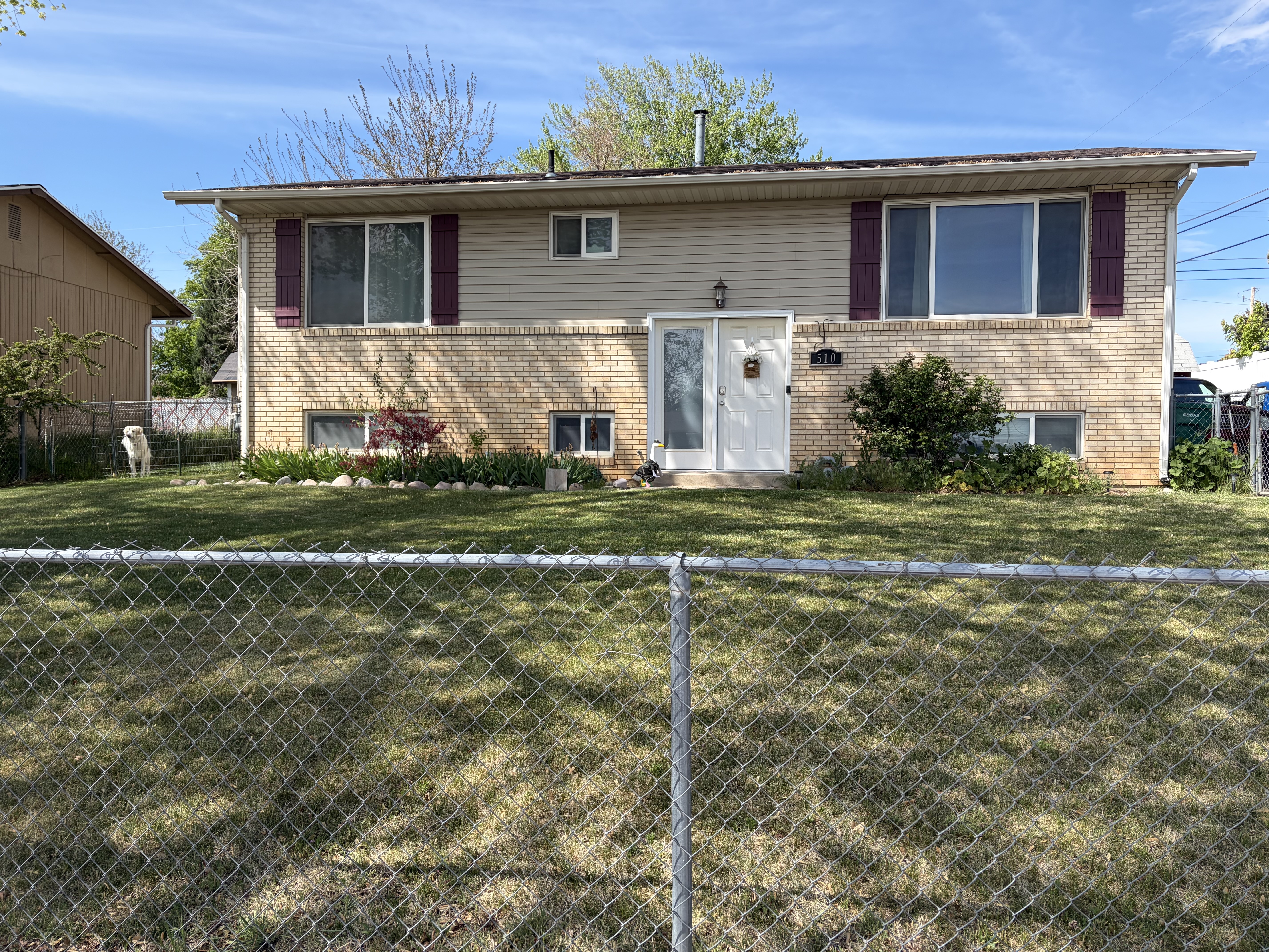 Layton House: 510 W 2400 N