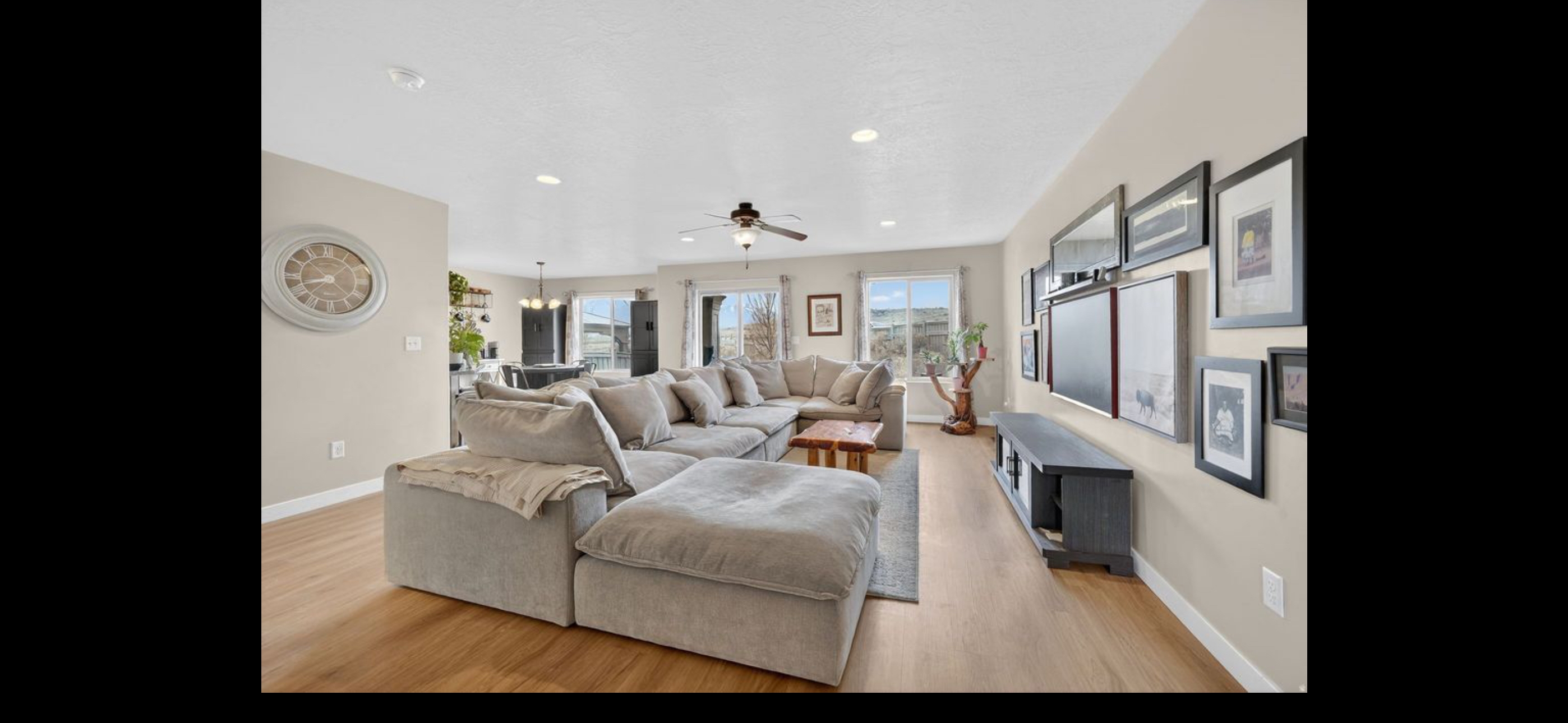 Eagle Mountain Townhome: 4035 E Oakland Hills Dr