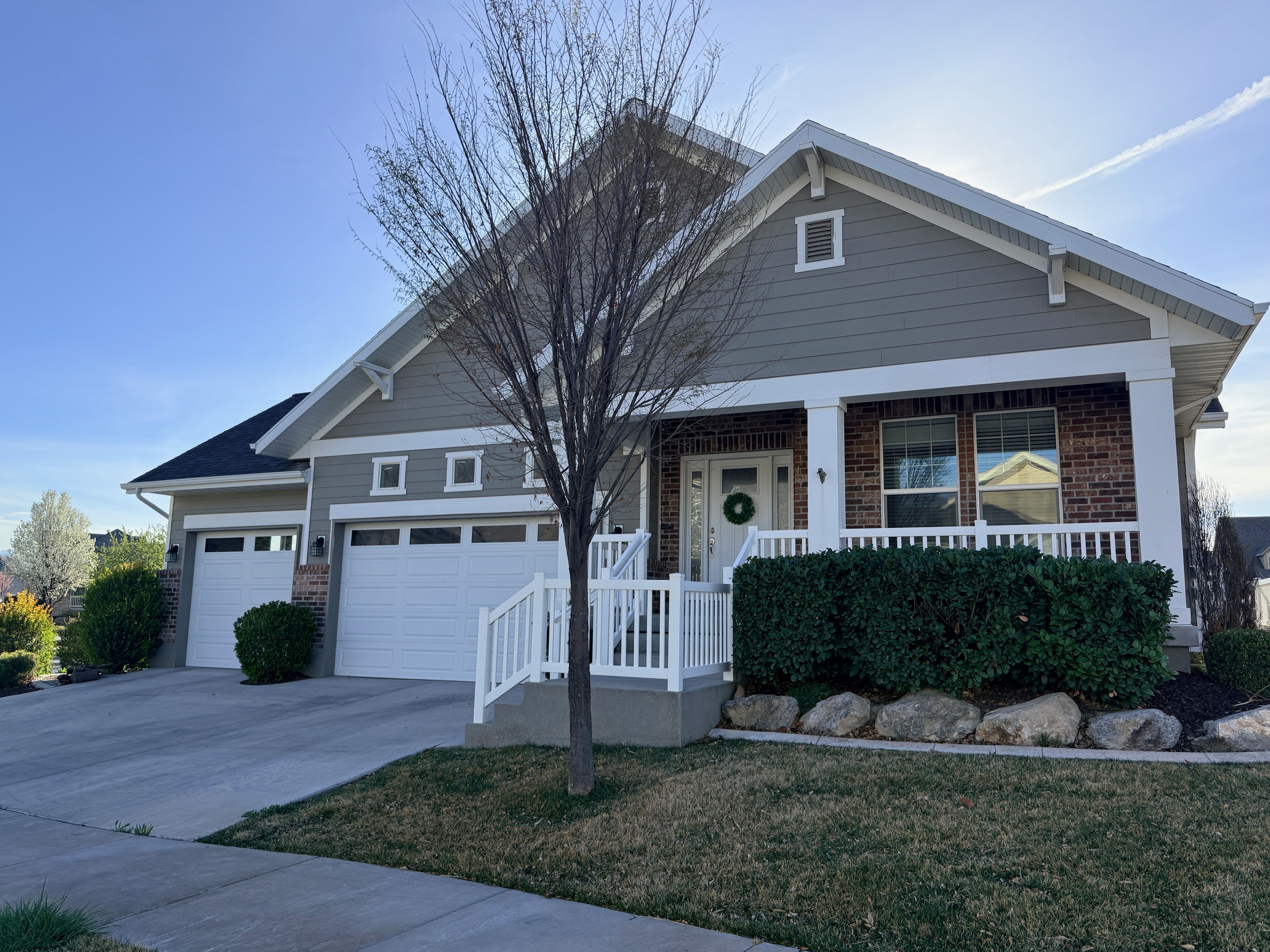 Mapleton House: 794 S Golden Leaf Way