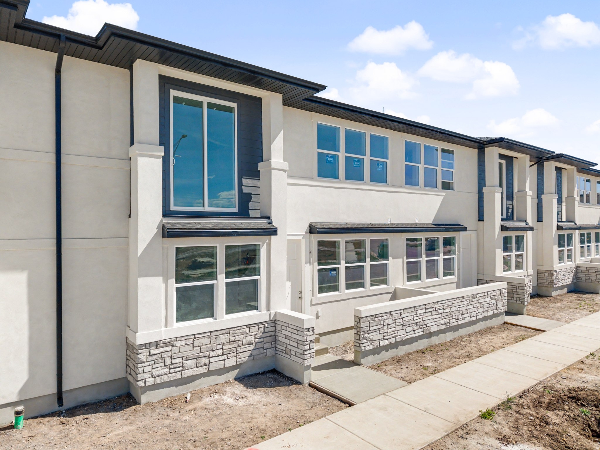 Springville Townhome: 745 S Harrison Dr