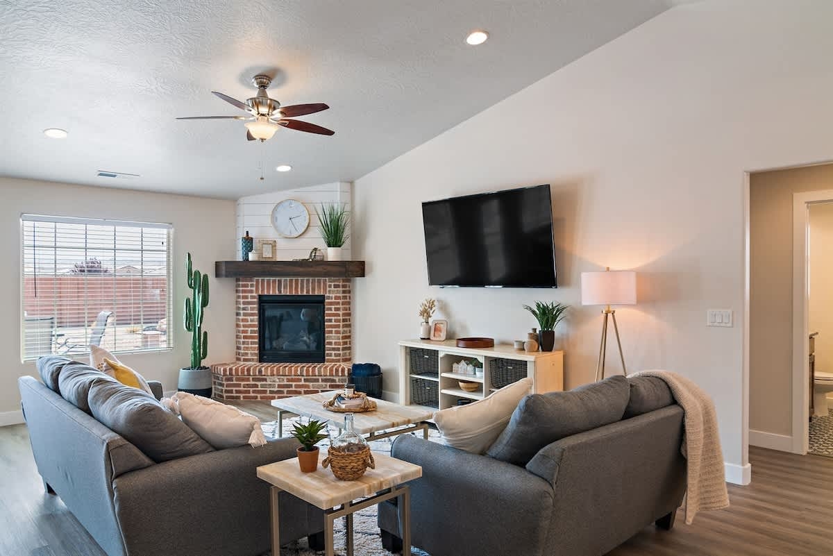 Hurricane House: 3273 W 2530 S