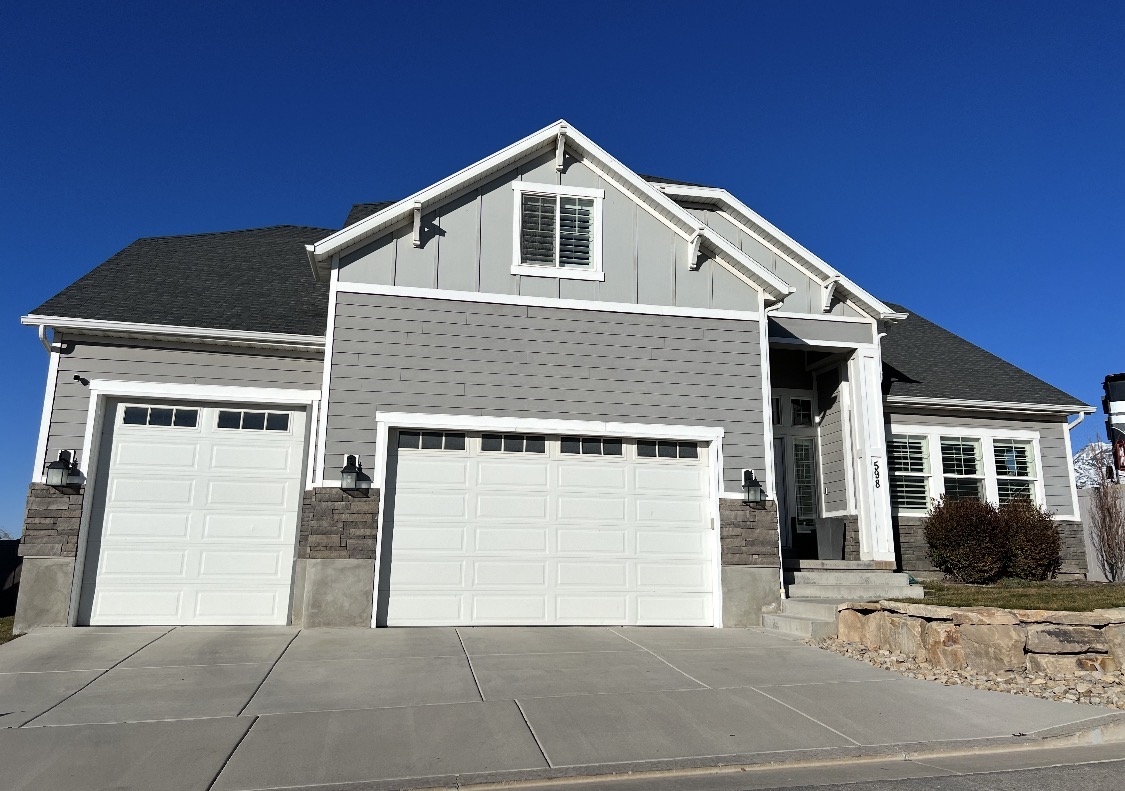 Riverton House: 598 W Regent Garden Ln