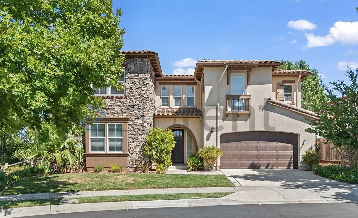 Gilroy House: 7690 Mackenzie Way