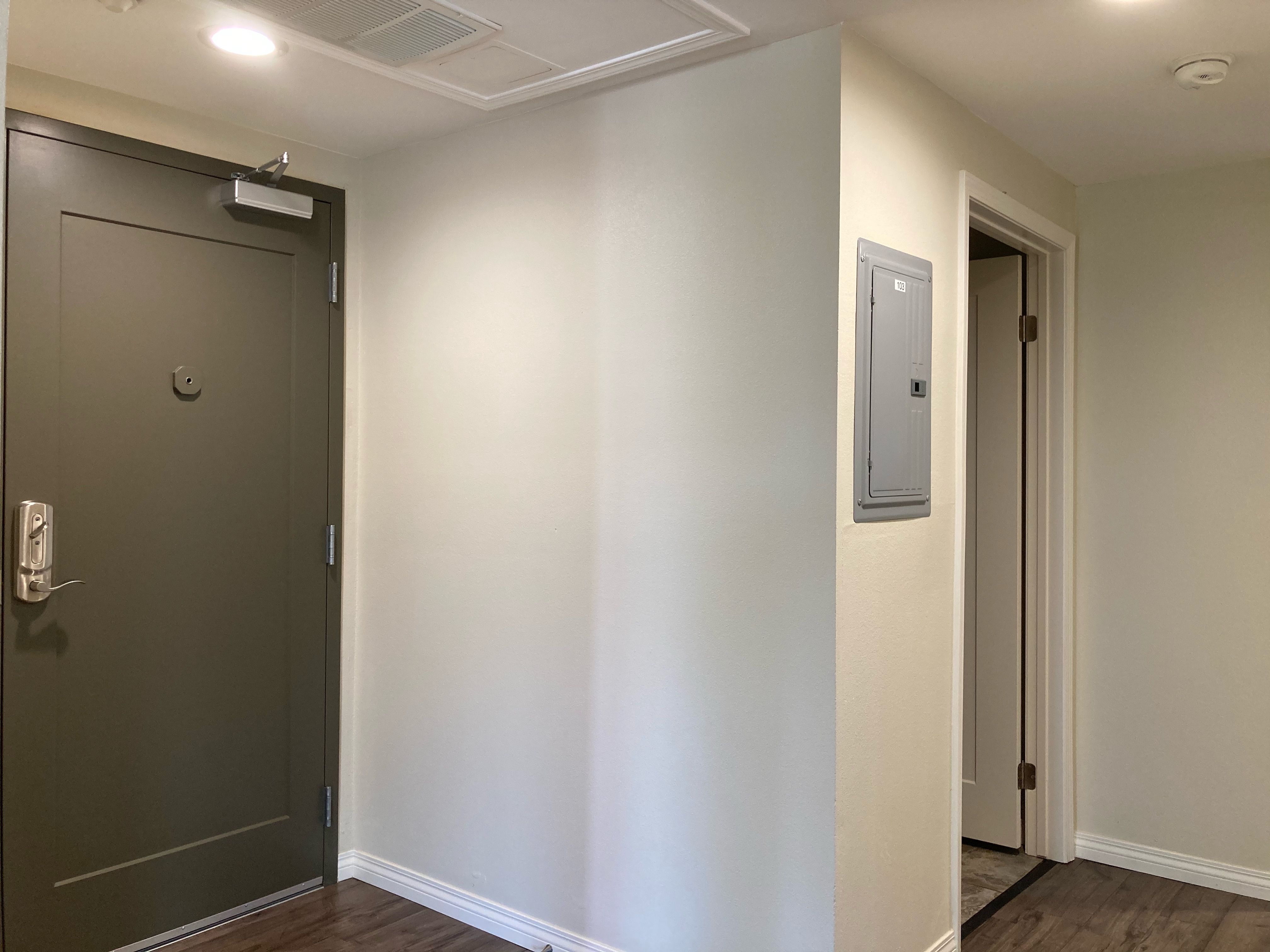 Tujunga Apartment: 10201 Mountair Ave