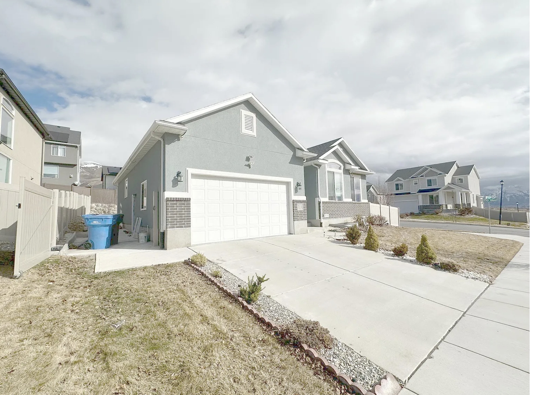 Lehi House: 762 W Sunrise Way