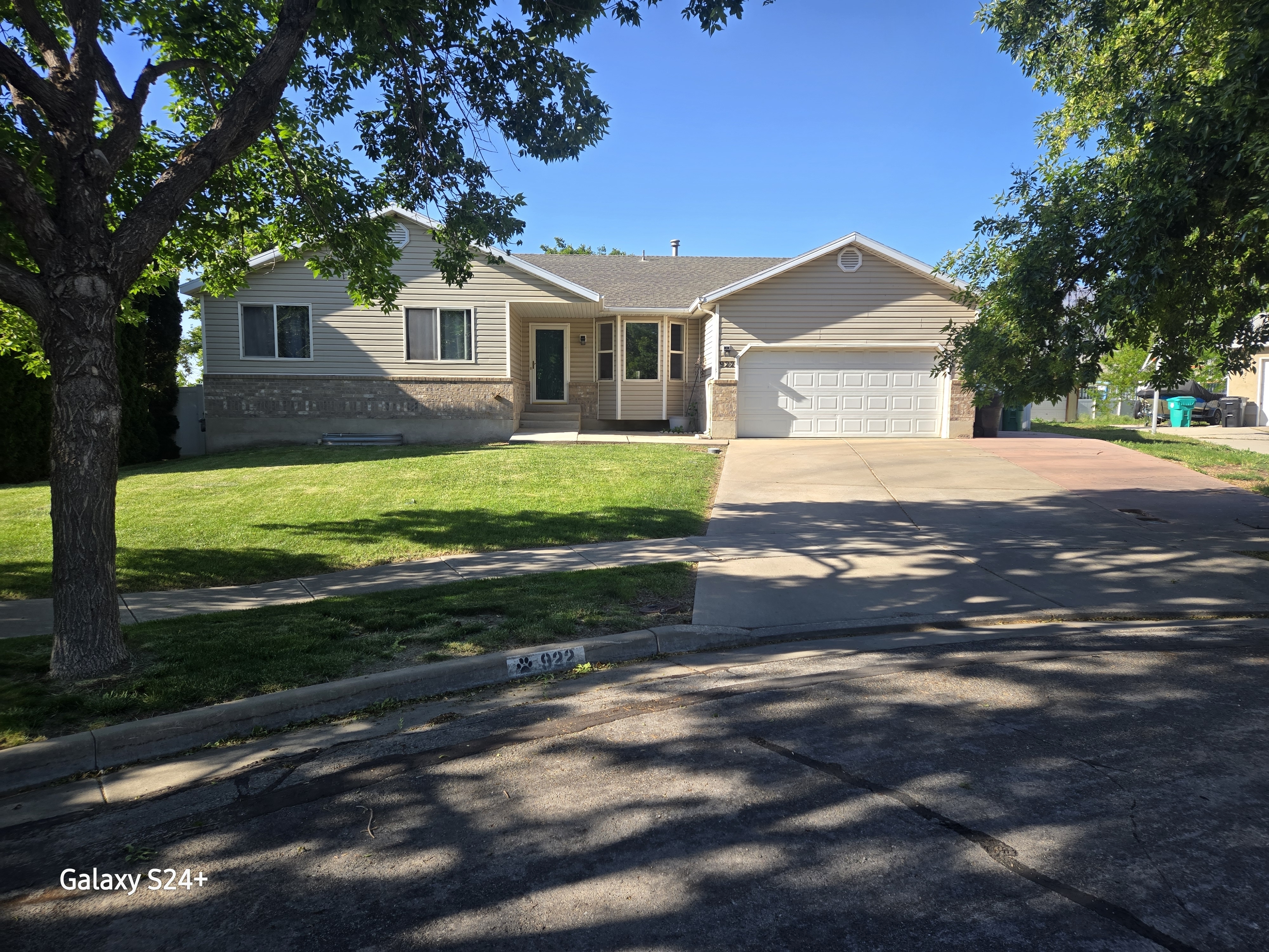 Woods Cross Single Room: 922 W 900 S