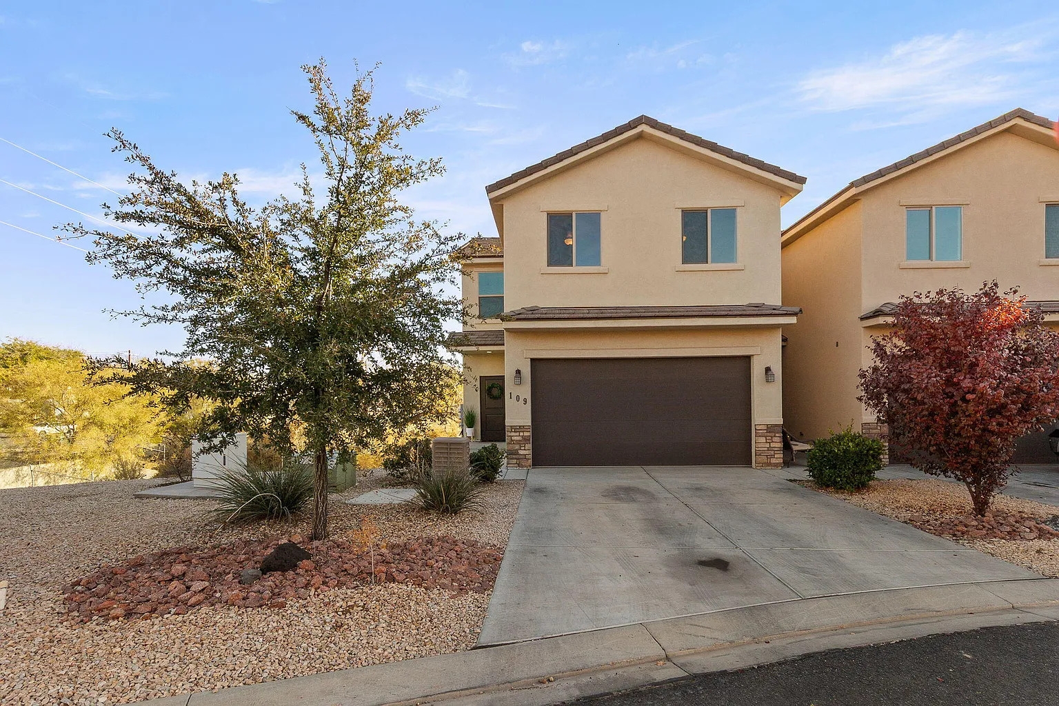 Washington Townhome: 355 W 200 S
