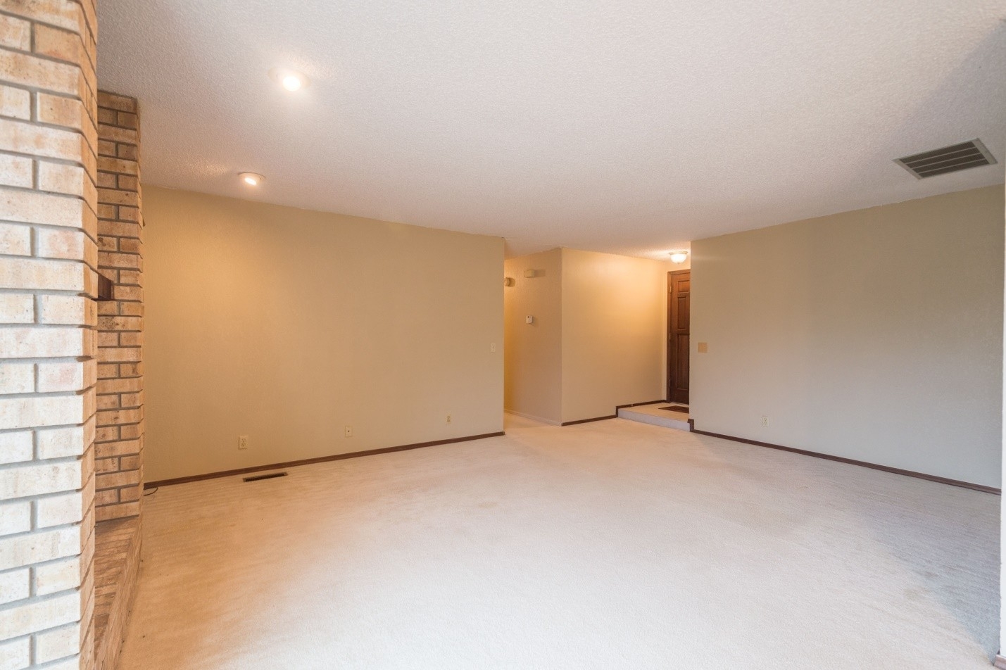 Broken Arrow House: 1808 W Kent Pl