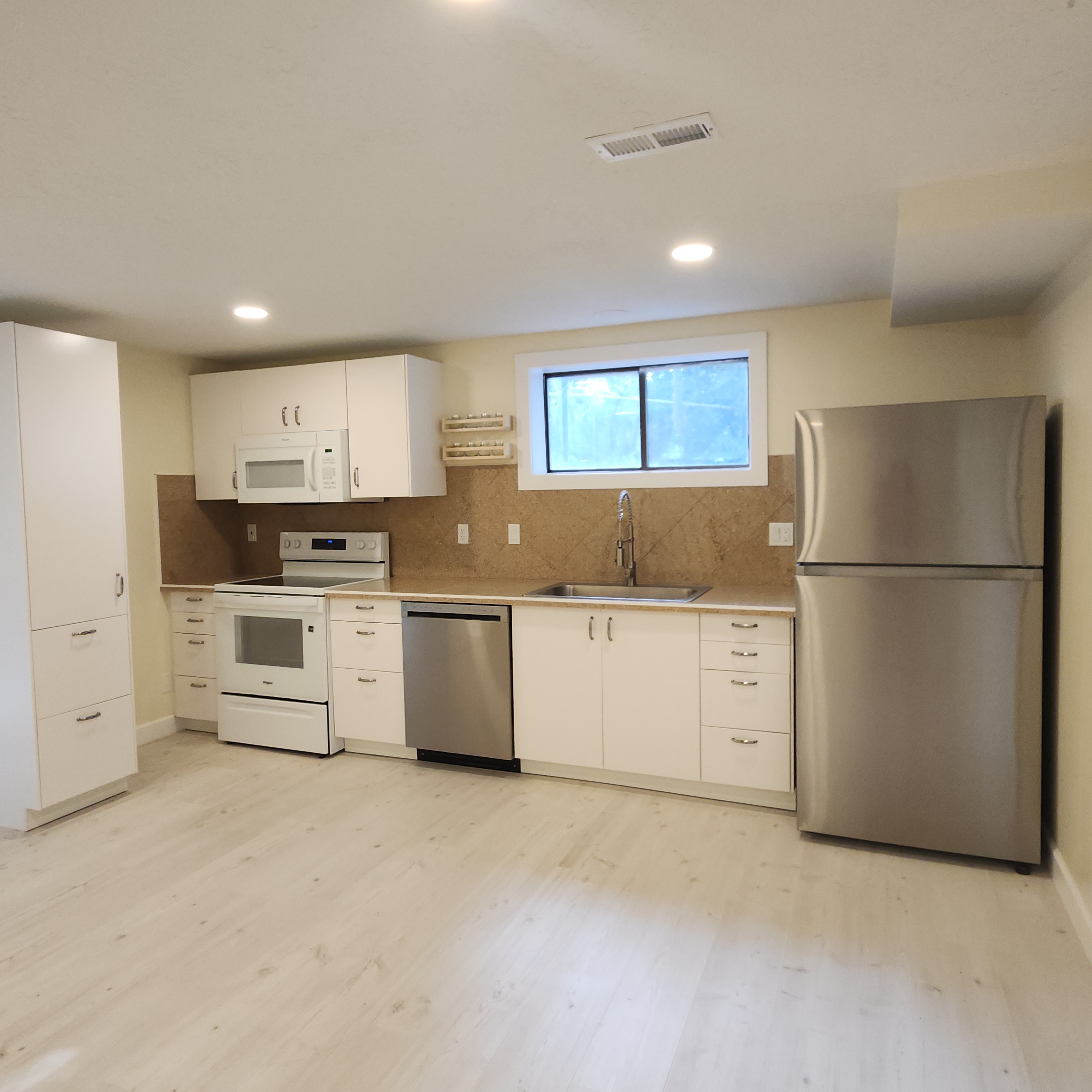 Layton In-Law/Basement: 2779 Summerwood Dr