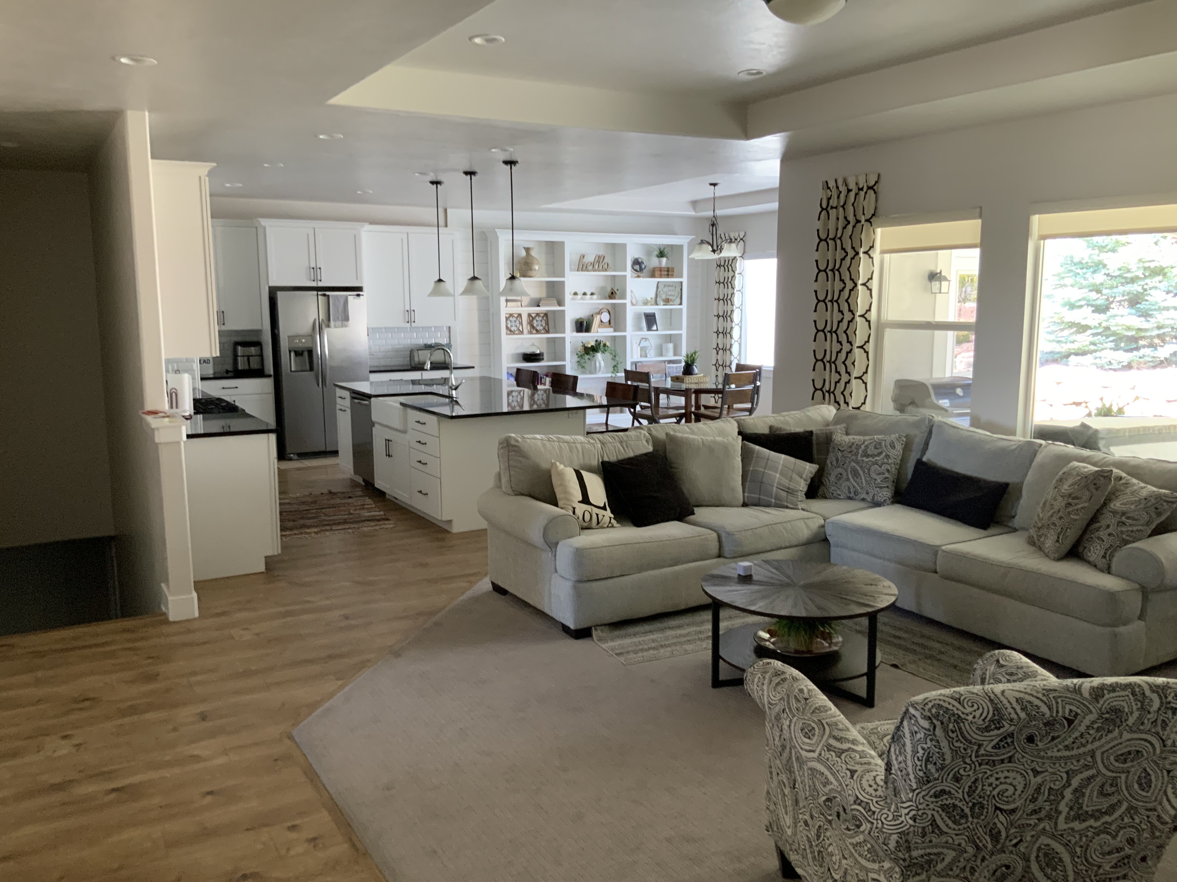 Tooele House: 8380 N Lakeshore Dr