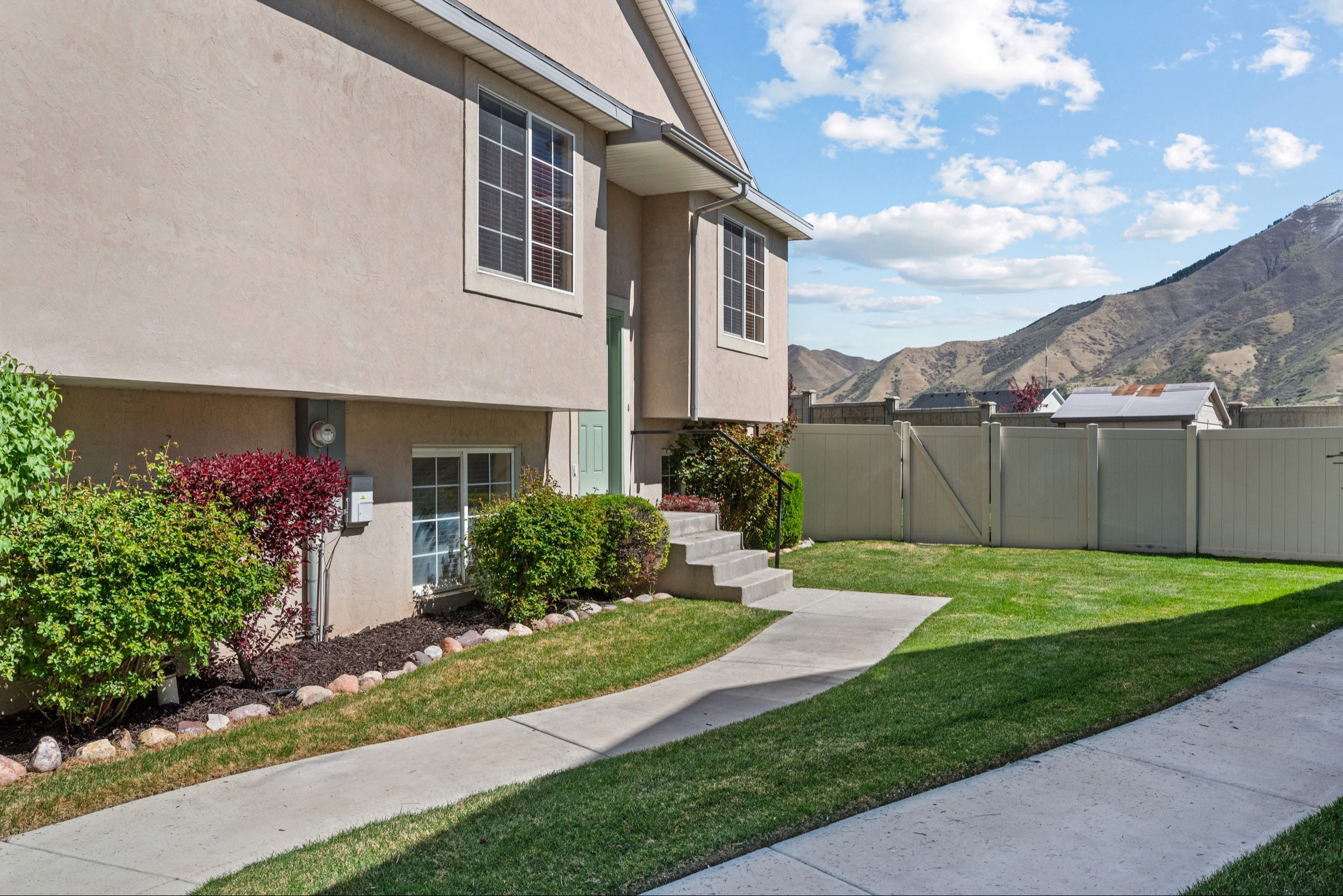 Spanish Fork Townhome: 1281 S Somerset Dr