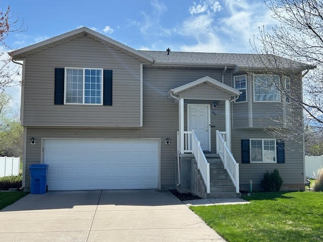 Logan House: 842 Mallard Loop