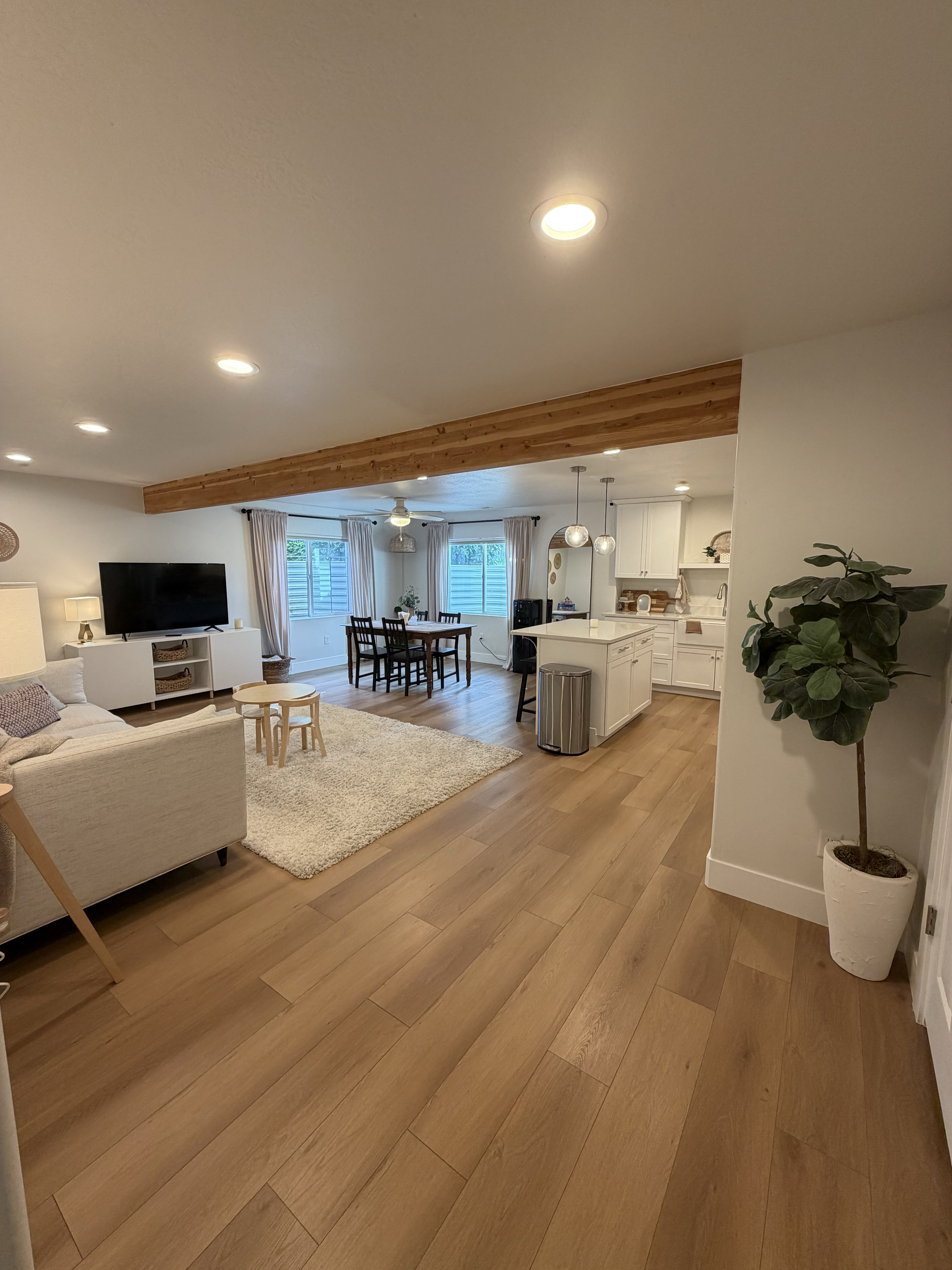 Pleasant Grove In-Law/Basement: 678 Trailsend Ct