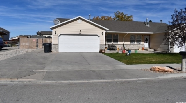 Grantsville Townhome: 621 Hunter Way