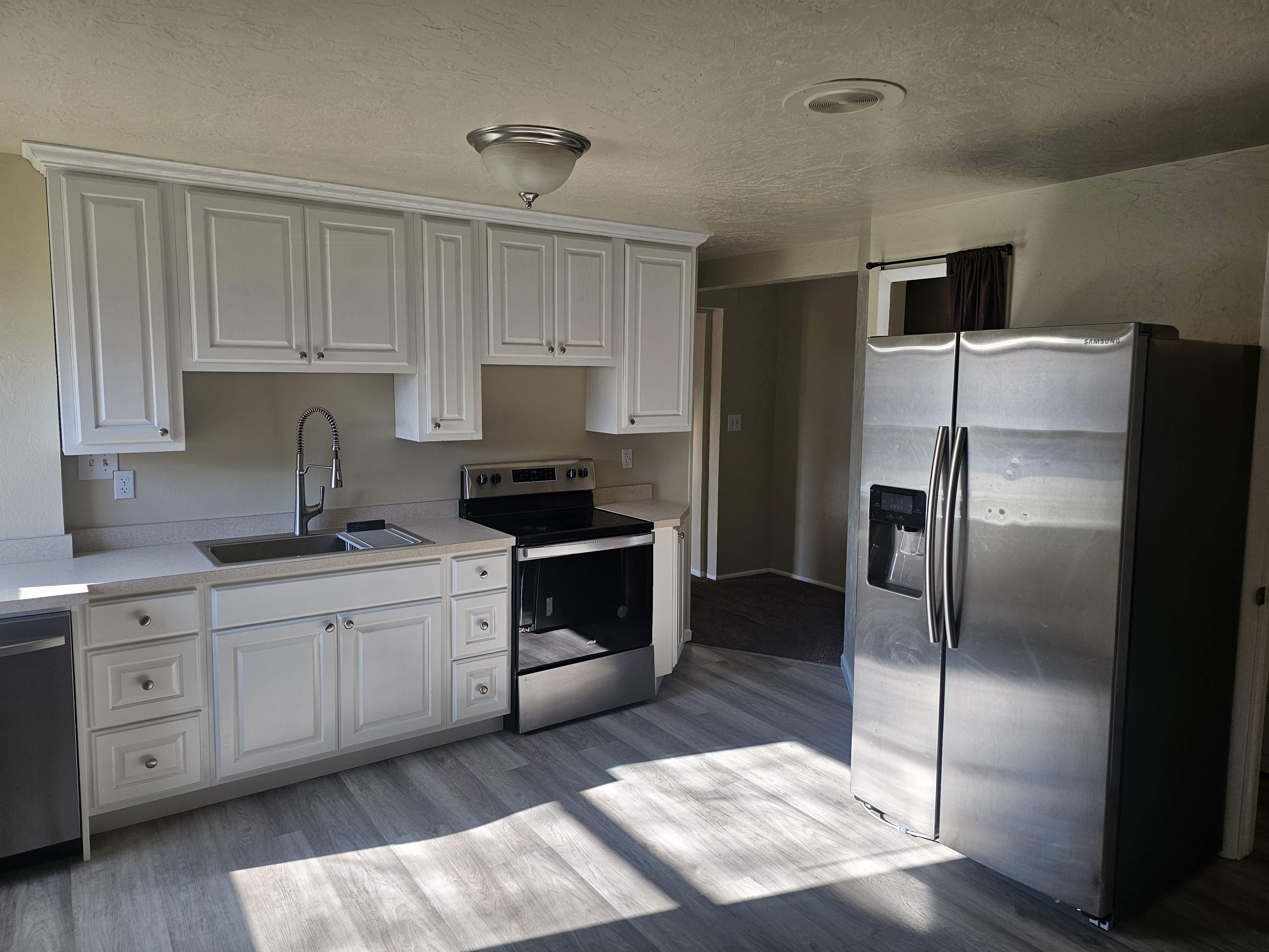 Springville Multiplex: 1940 S State St