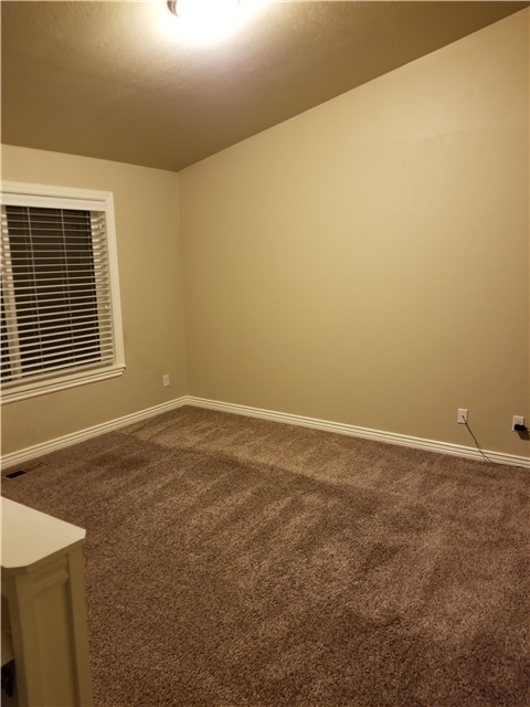 Logan Single Room: 475 E 860 N