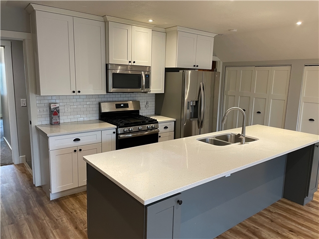 Bluffdale House: 2052 W 14200 S