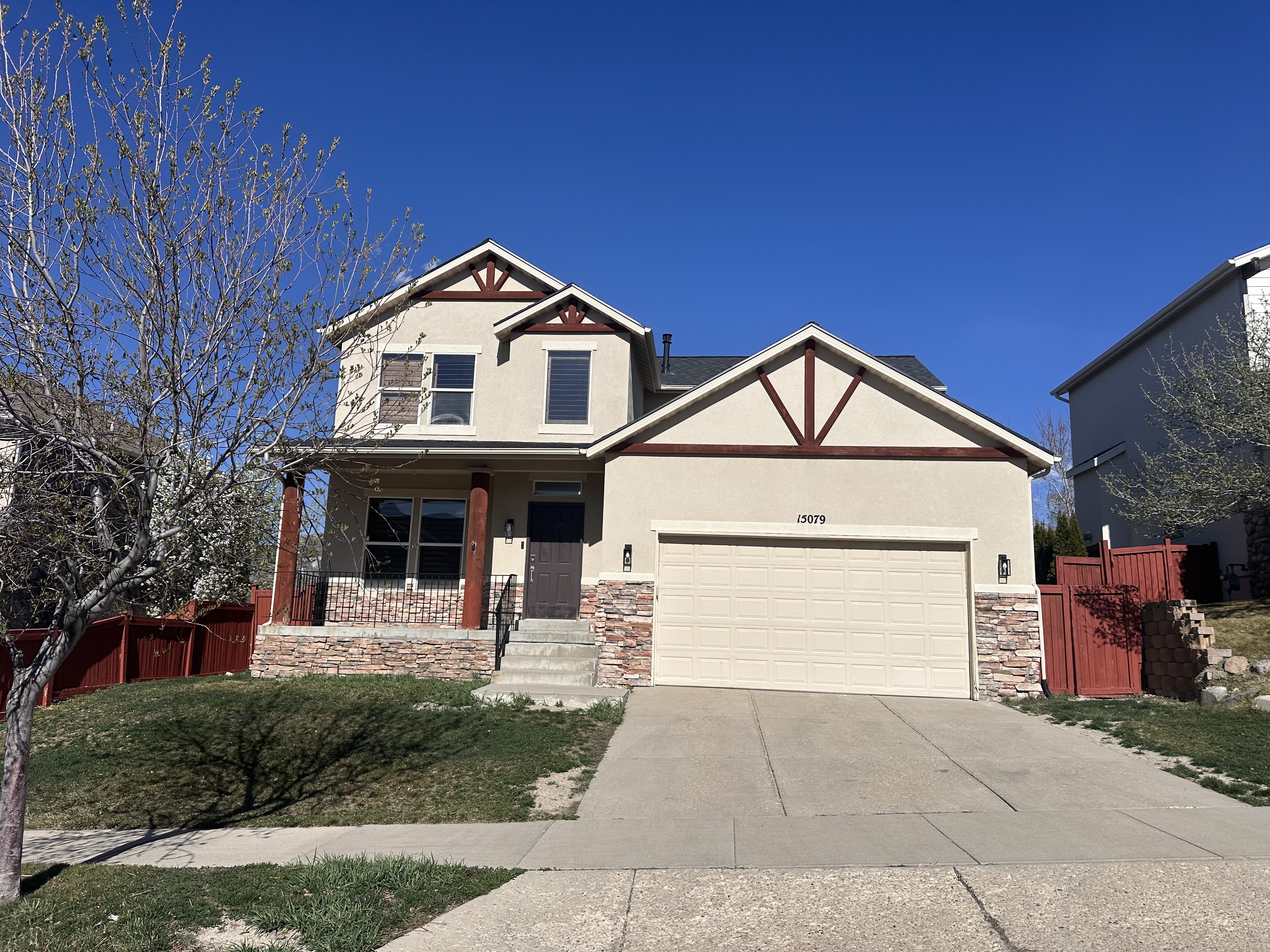 Draper House: 15079 S Alder Glen Ln