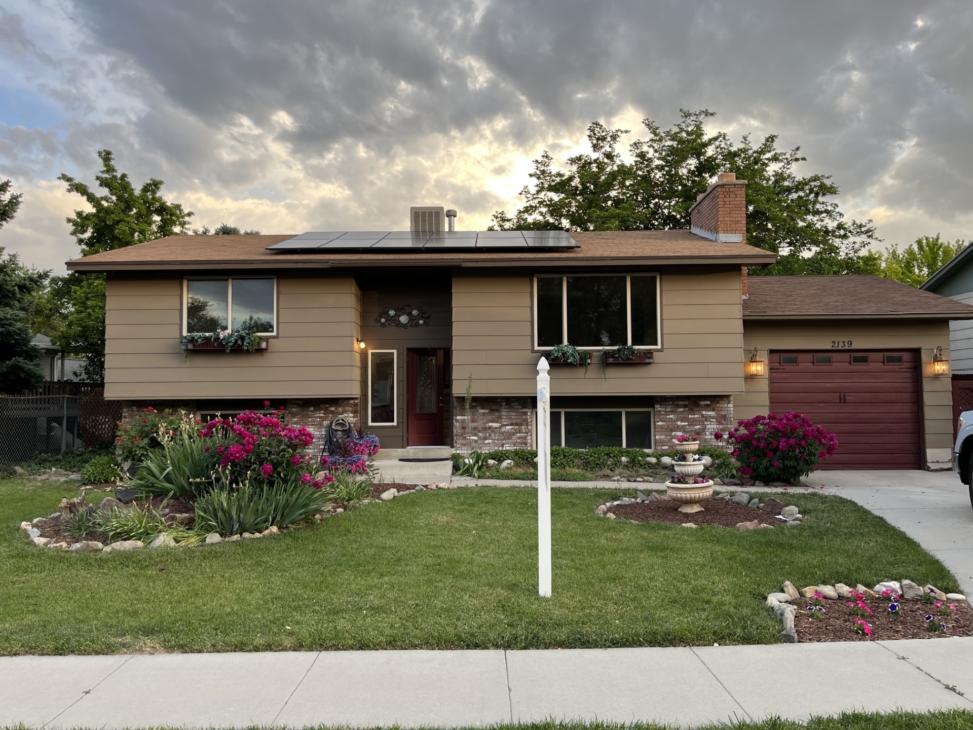 Taylorsville House: 2139 W Hammond Dr