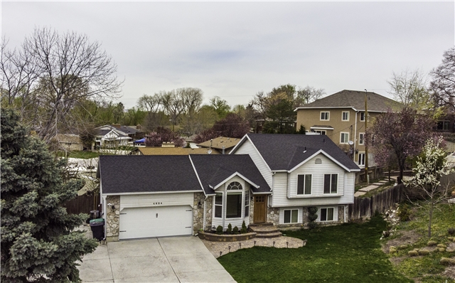 Murray House: 4624 S Quiet Cir