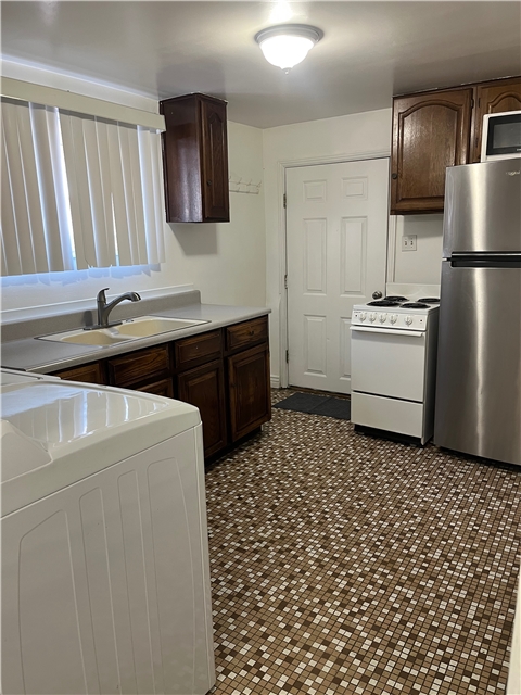 Riverton In-Law/Basement: 14813 S Redwood Rd