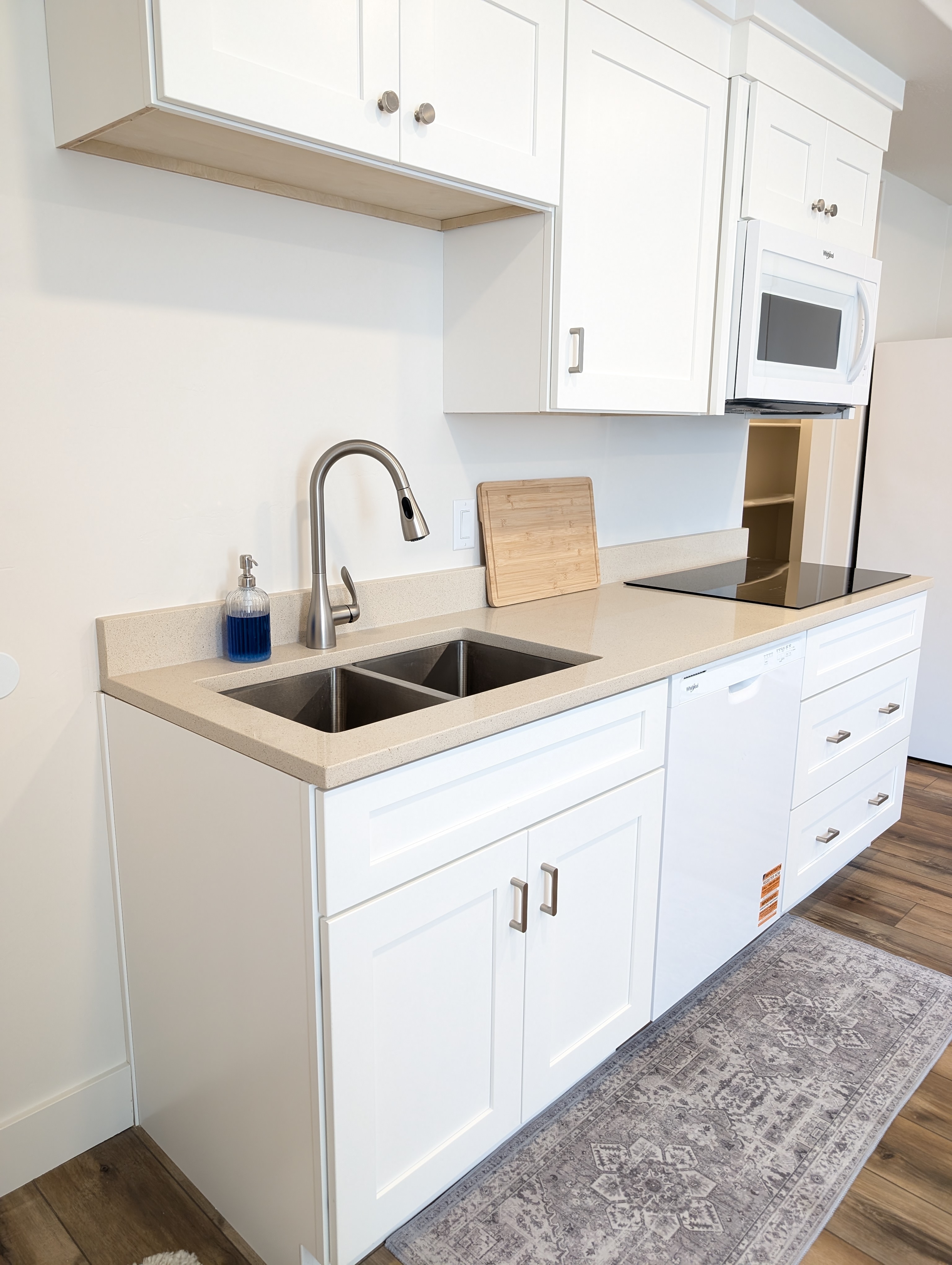 Mapleton Apartment: 162 N Santa Fe Cir