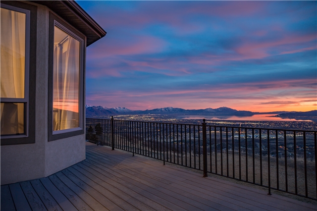 Draper House: 2032 E Eagle Crest Dr