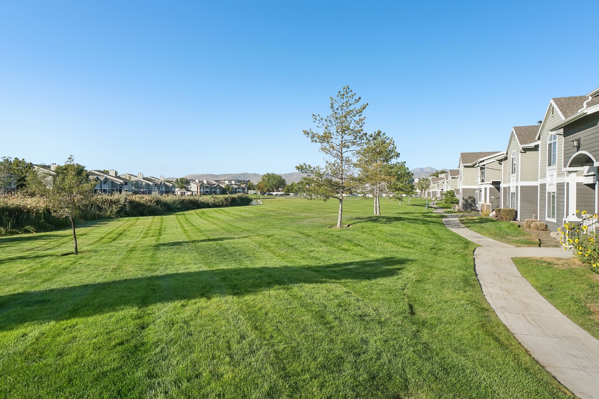 Draper Apartment: 13343 S Minuteman Dr