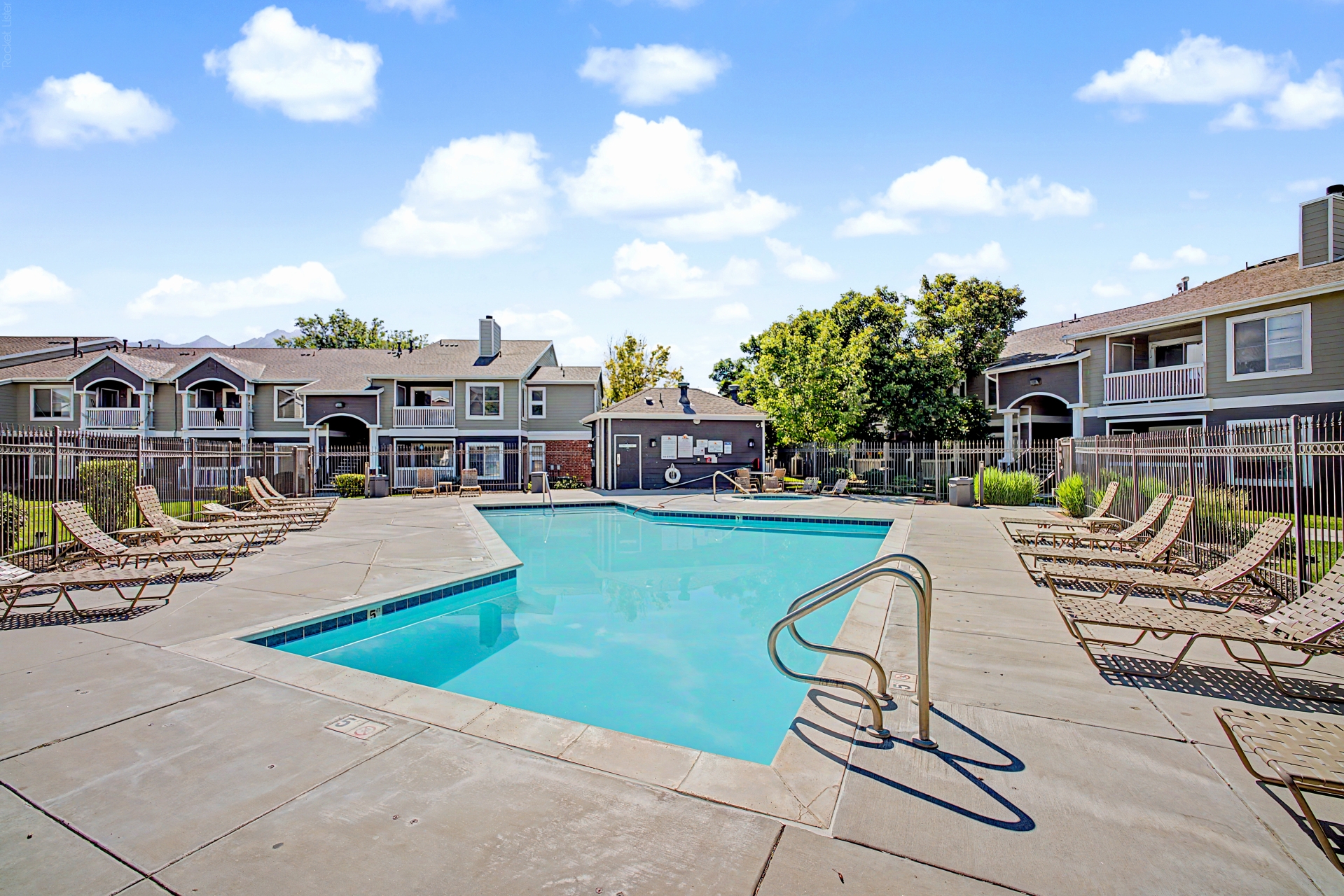 Draper Apartment: 13343 S Minuteman Dr