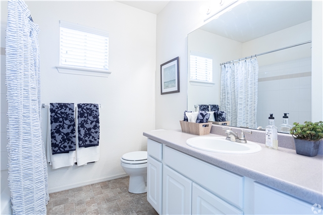 Draper Apartment: 13343 S Minuteman Dr